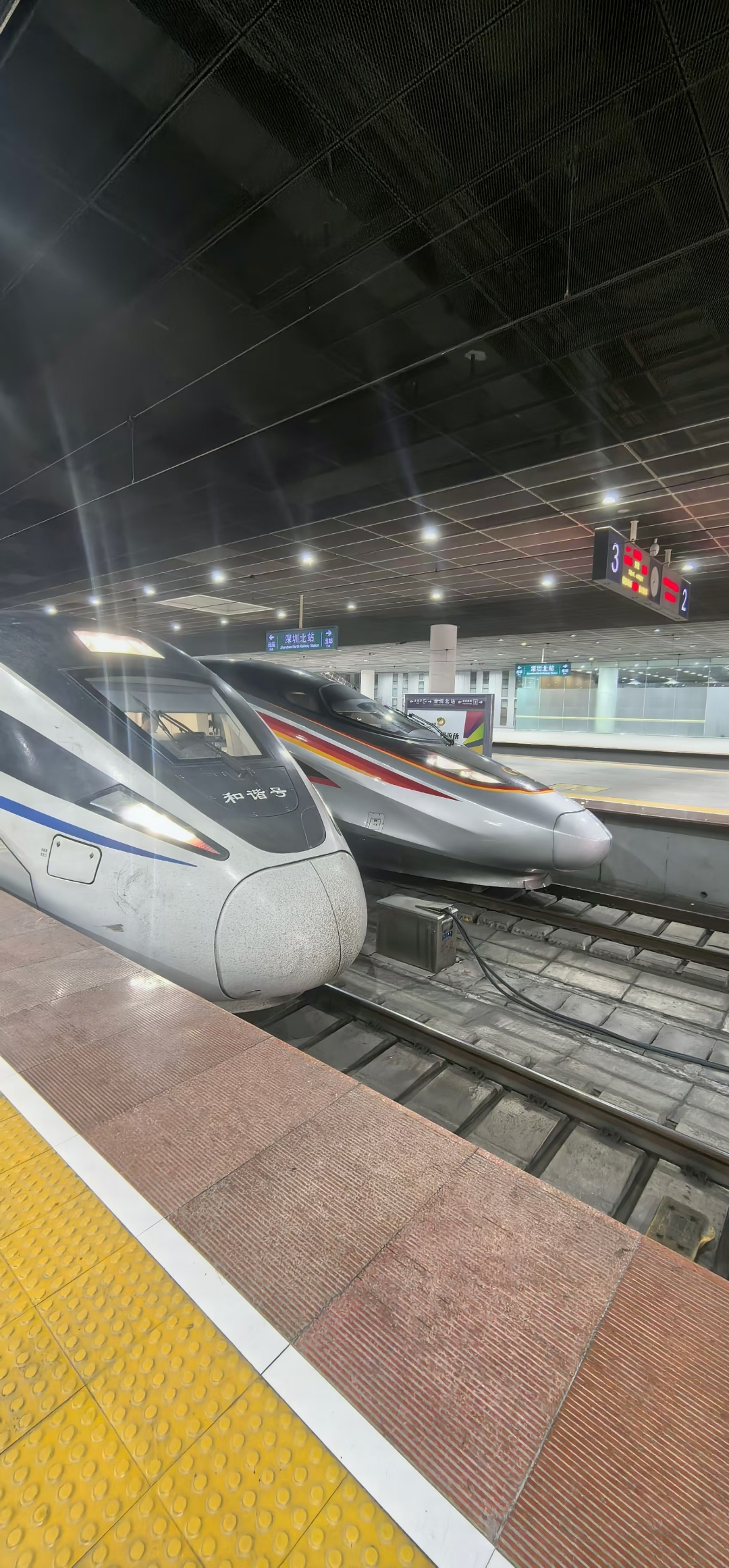 那天透过办公室的玻璃幕墙,窥见一则当代职场生存寓言