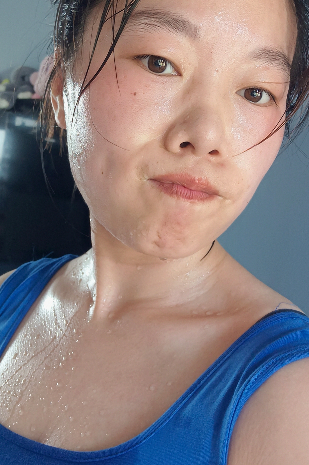 我是不易出汗体质, 每年夏天都不出汗, 出汗也是