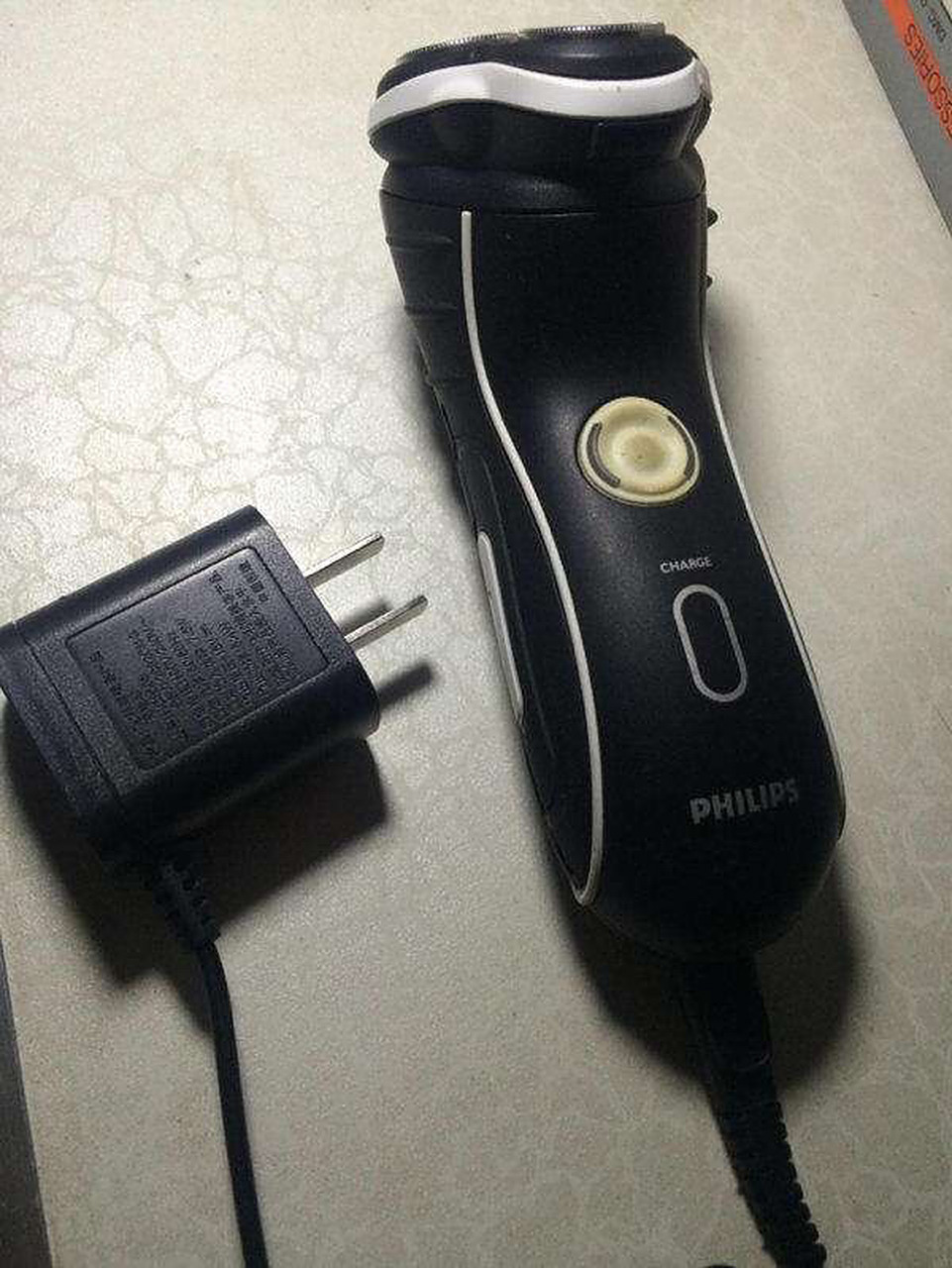 飞利浦剃须刀～垃圾货 2017年购买的:hq7310剃须刀,580元;过生日朋友