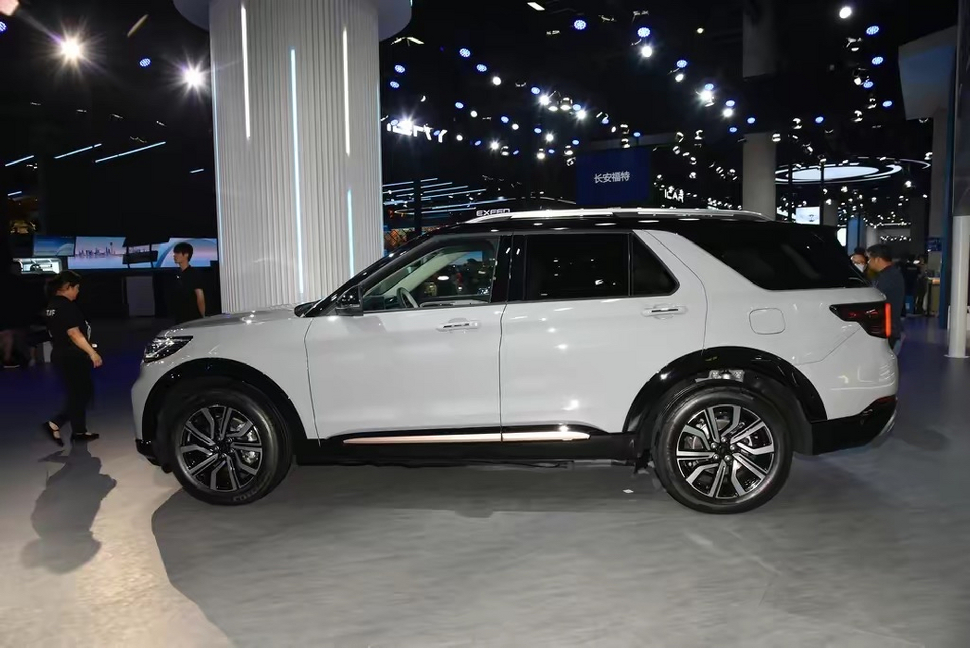 历经数次改款,2023款福特探险者再次焕发新活力,凭借其强大的动力