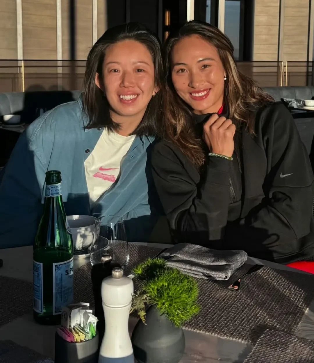 镜头一扫过去,观众都愣了,沙迪咋跑那儿去了?