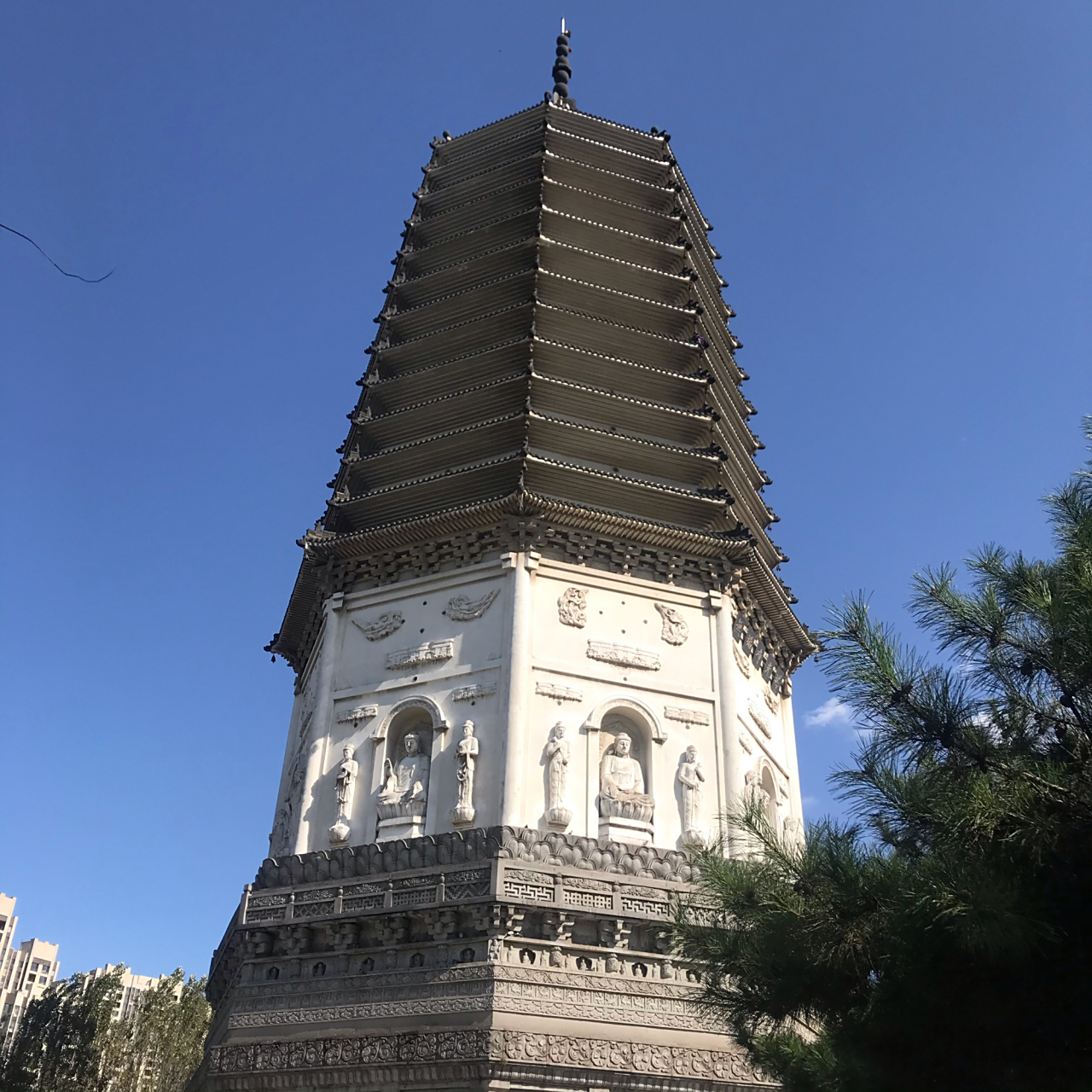 沈阳市白塔堡宝塔:白塔           原沈阳城南无垢净光塔(俗称白塔)