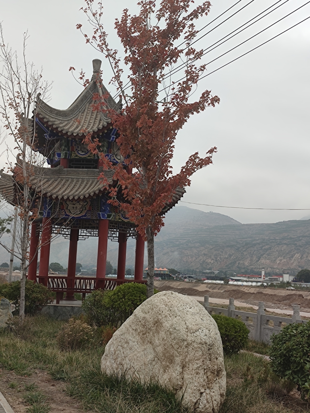 人不能总做正确的决定,偶尔也要做让自己快乐的选择