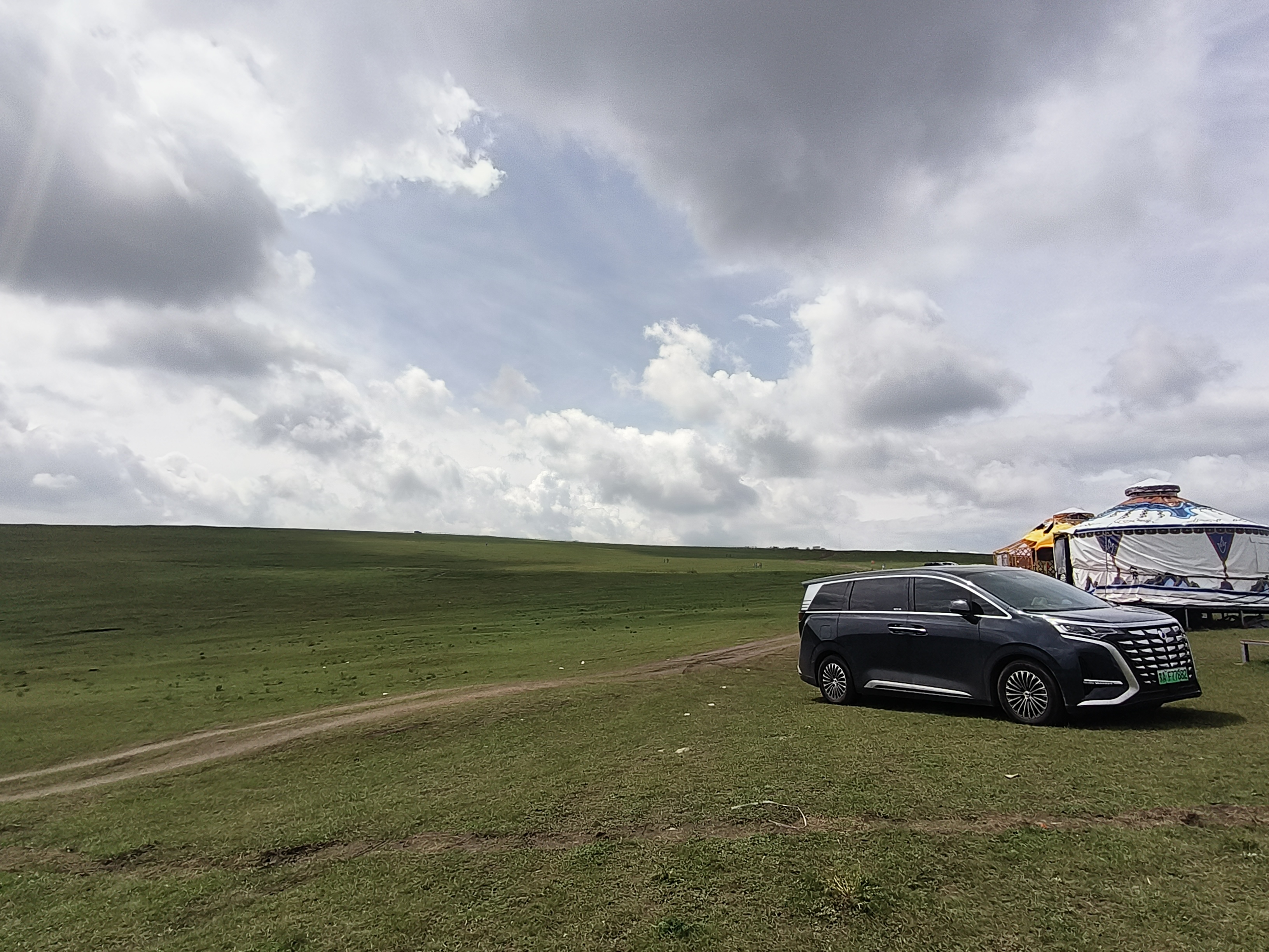 生活中充满焦虑,而内心渴望放松,回归自然,回归本真