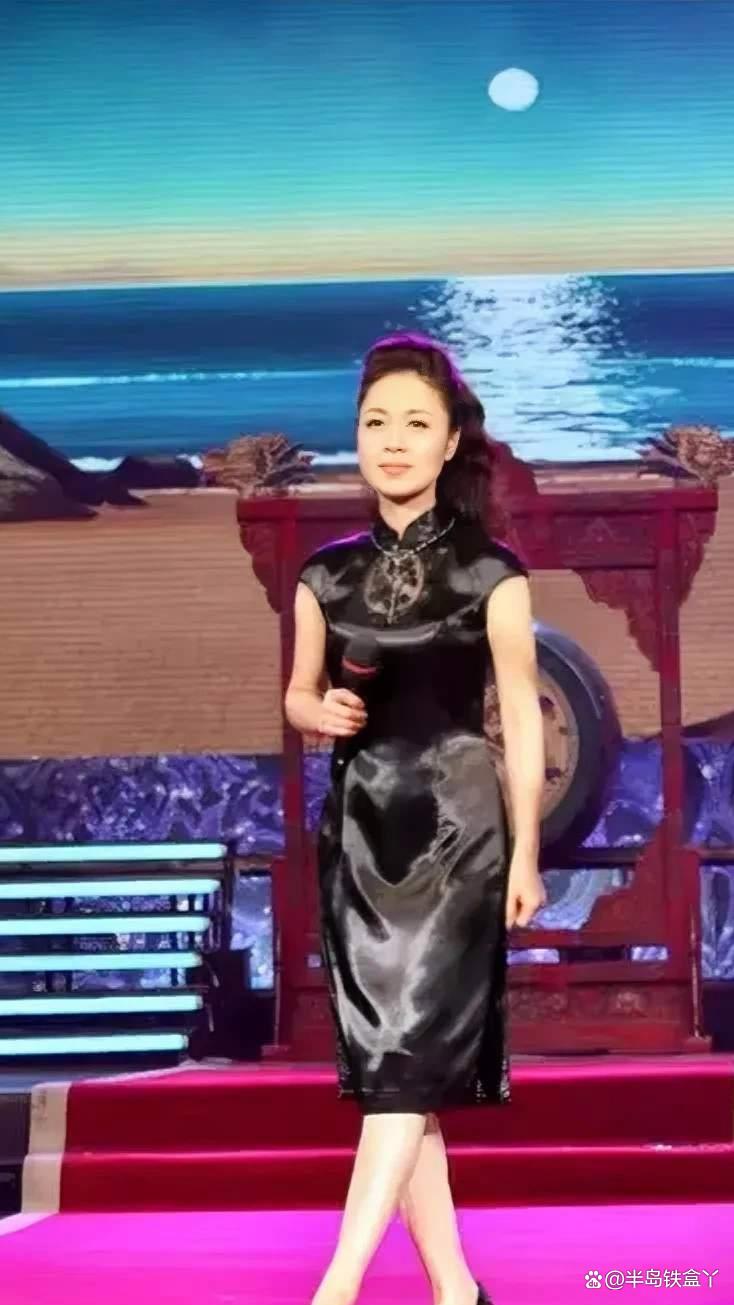 马兰,著名黄梅戏表演艺术家.她的表演细腻动人,唱腔婉转悠扬