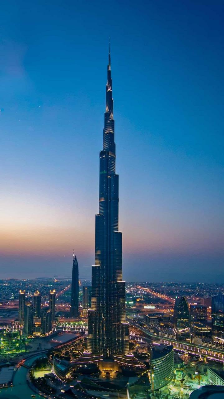 摩天大楼"诅咒"之迪拜塔;2004年,迪拜开始建造迪拜塔(burj dubai).