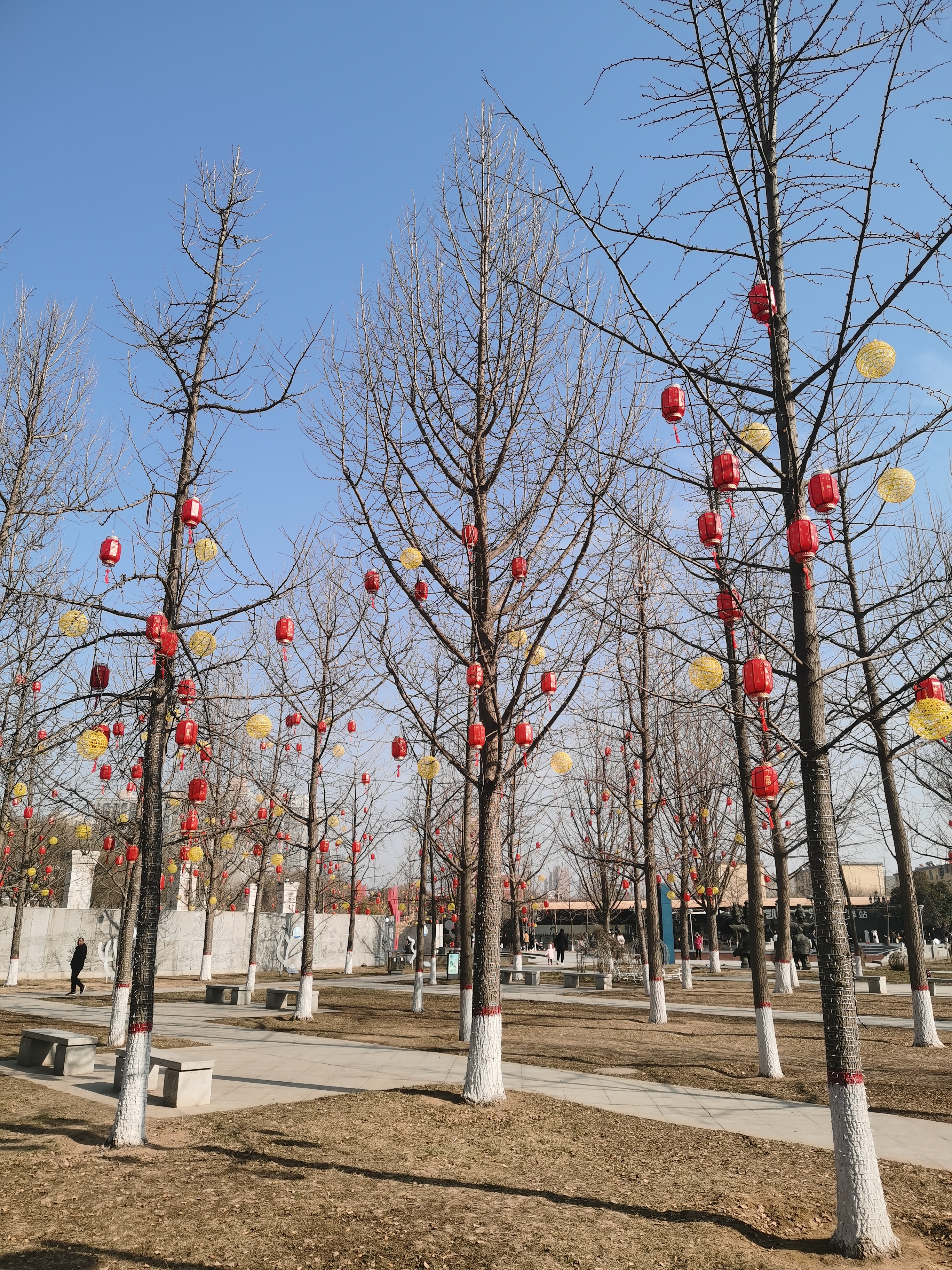 营造新年氛围图片