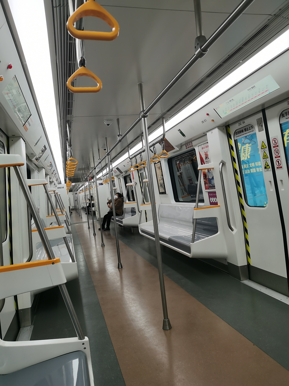 住在渭南市,经常去西安,西安地铁我坐的最多的线路是1号线和9号线