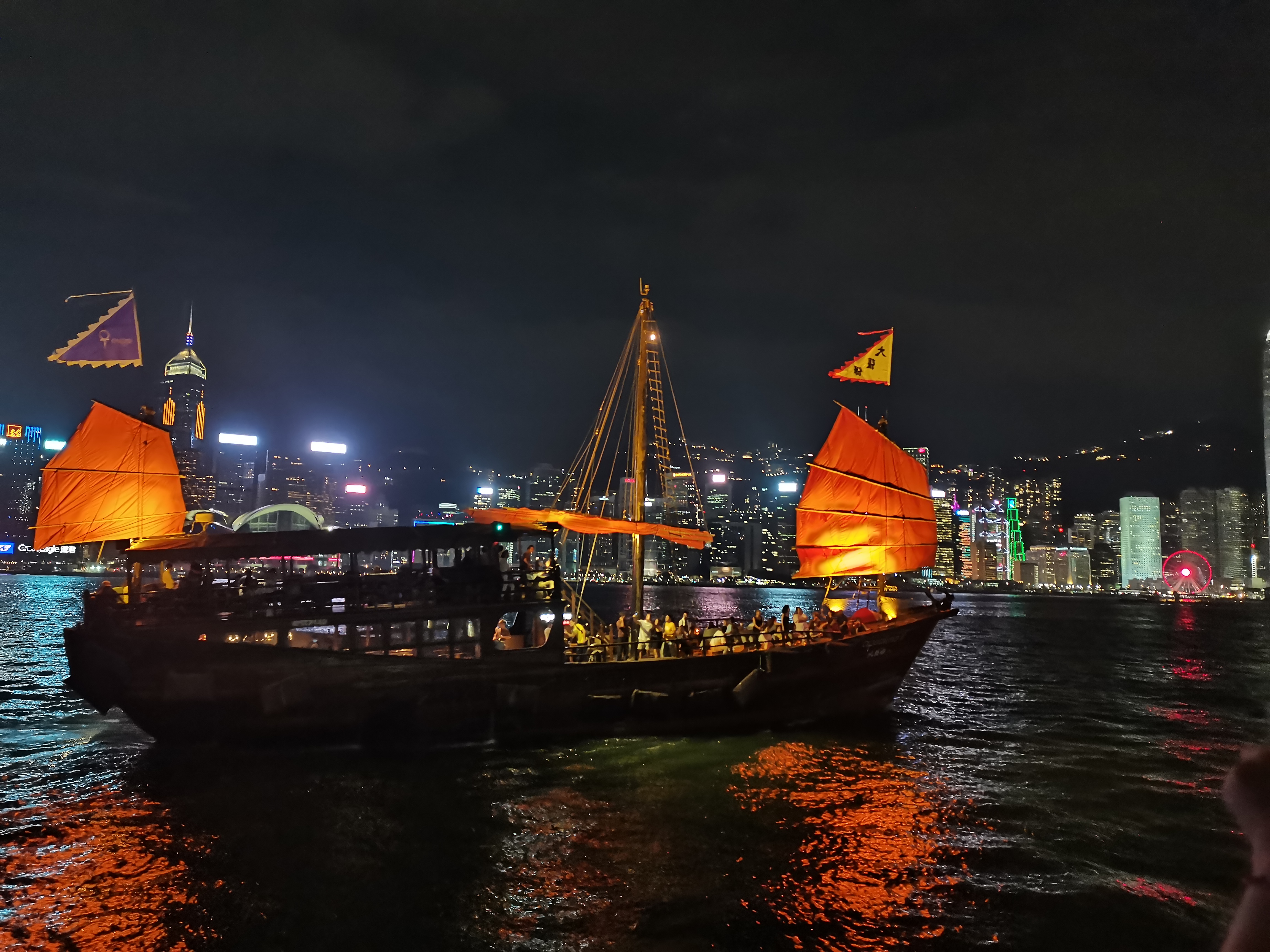 与上海外滩的夜景相比