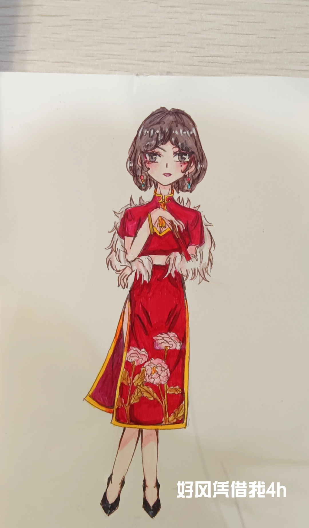 画了一个穿旗袍的女子.这次画的是正常比例,我感觉画的还是挺不错的.