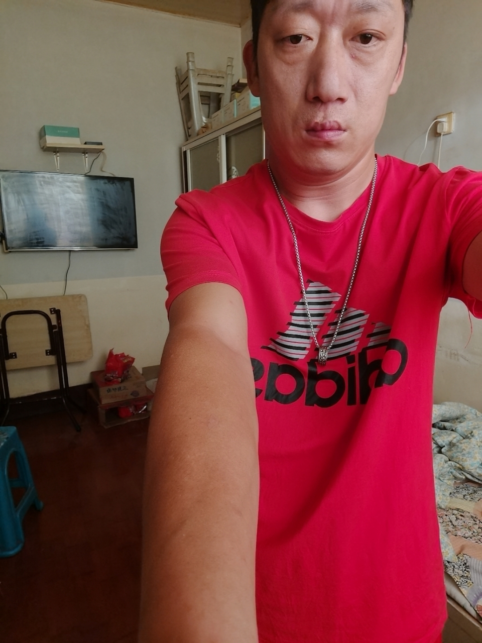 李万禄 把所有辽宁盘锦黑社会的老婆 通通的抓起来 她们不是我们