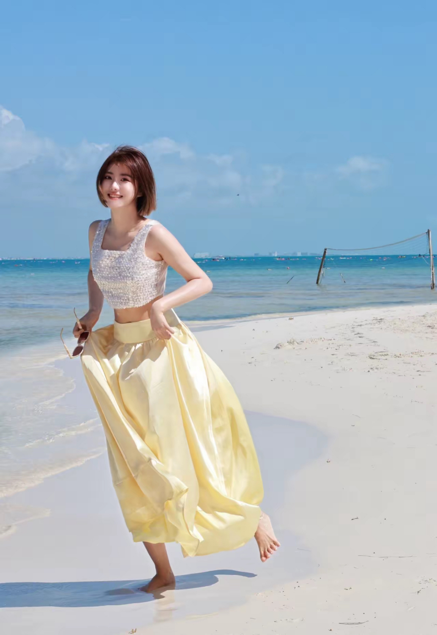 演员牟星晒泳衣照,美得沁人心脾!