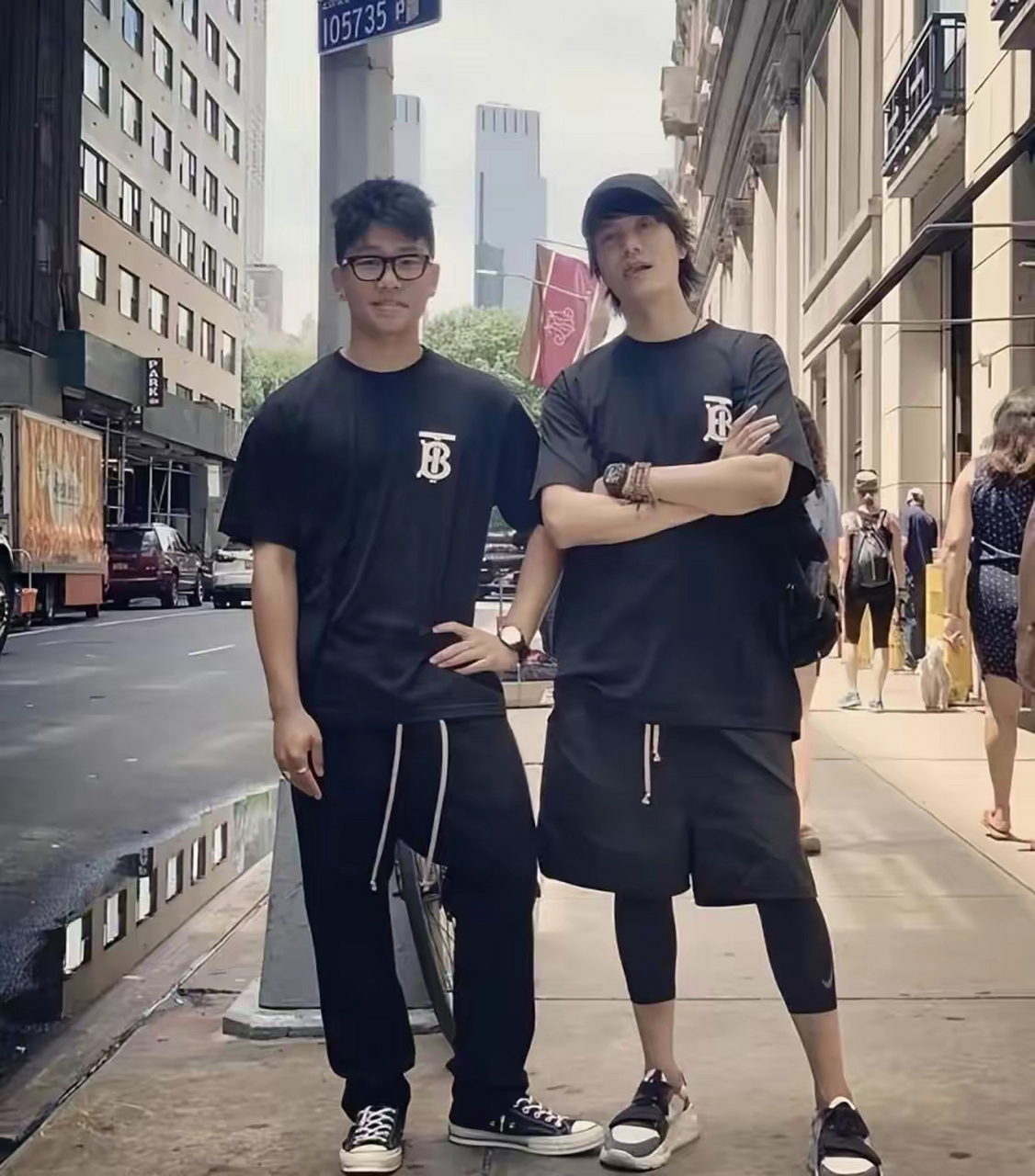 陈坤21岁儿子晒劳斯莱斯!