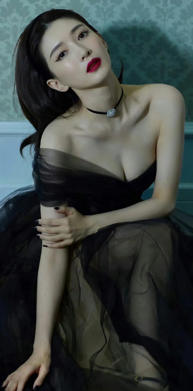 江疏影晒美照,这气质和身材,果然是老天爷赏饭吃.