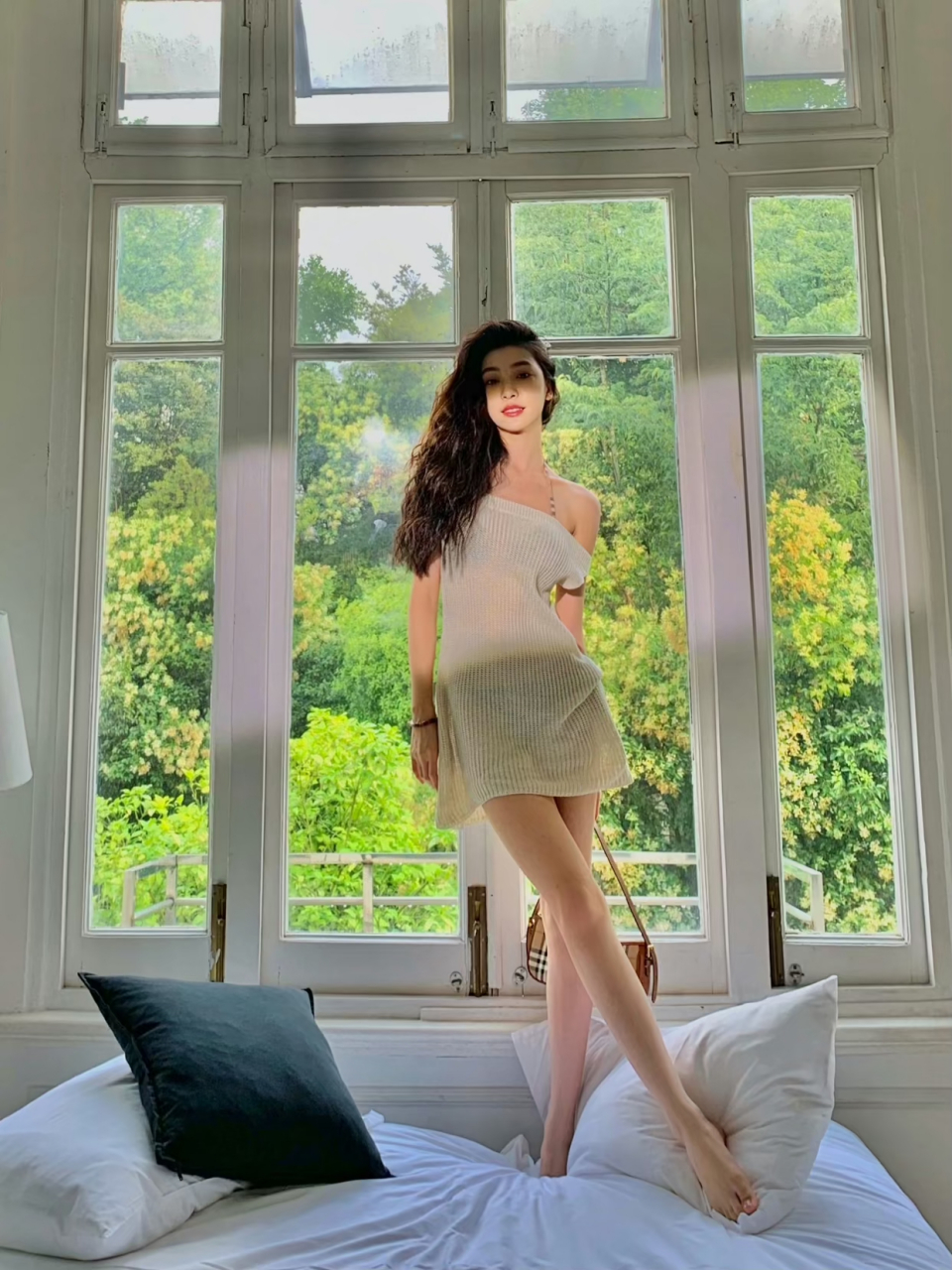 大长腿,绝美身材的易梦玲,图3美翻了!