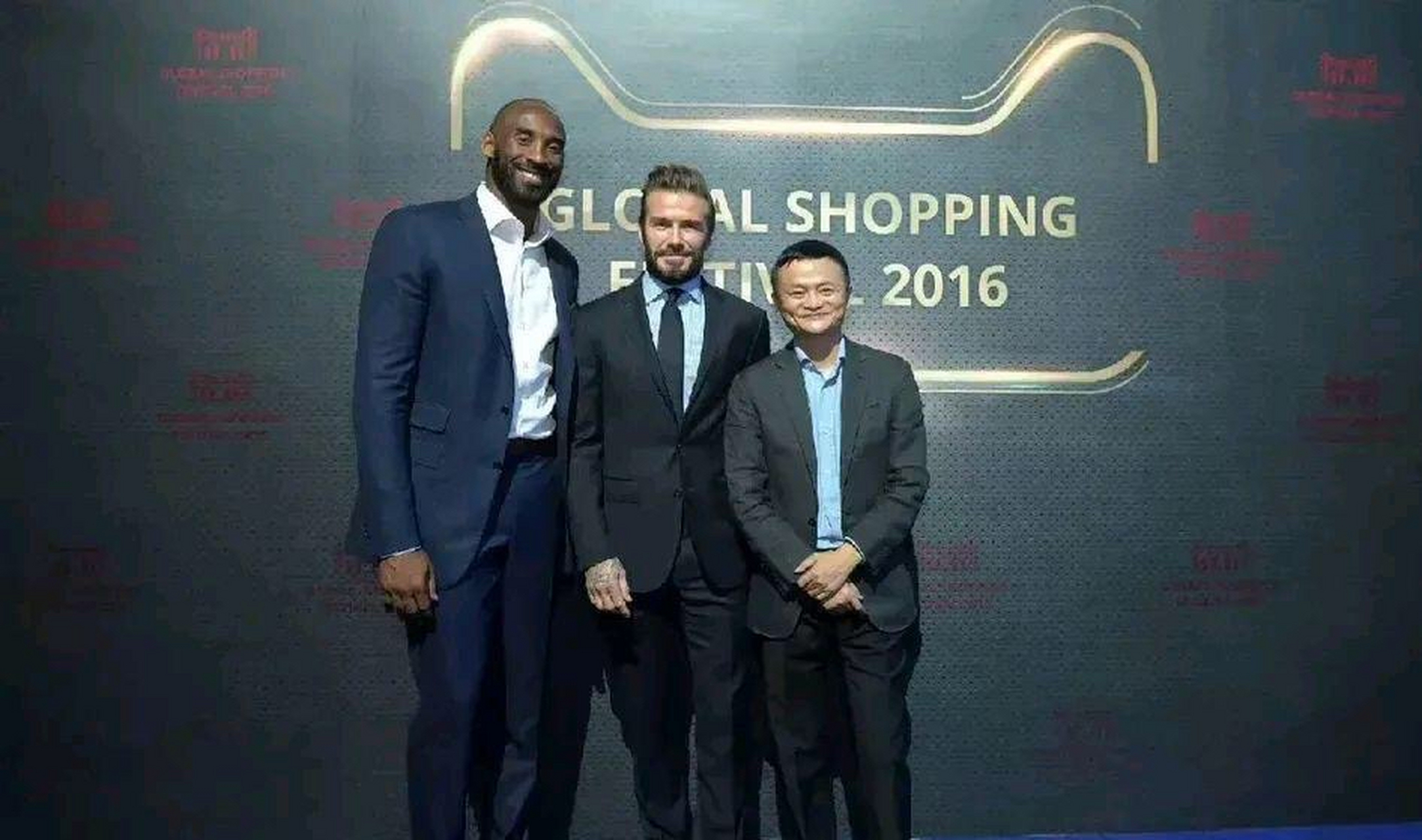 我的天,一直以为科比就挺高的了,没想到姚明和易建联更突出.
