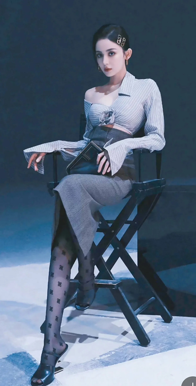 没想到古力娜扎竟然还拍过这么性感大胆的照片,图3简直太美了!