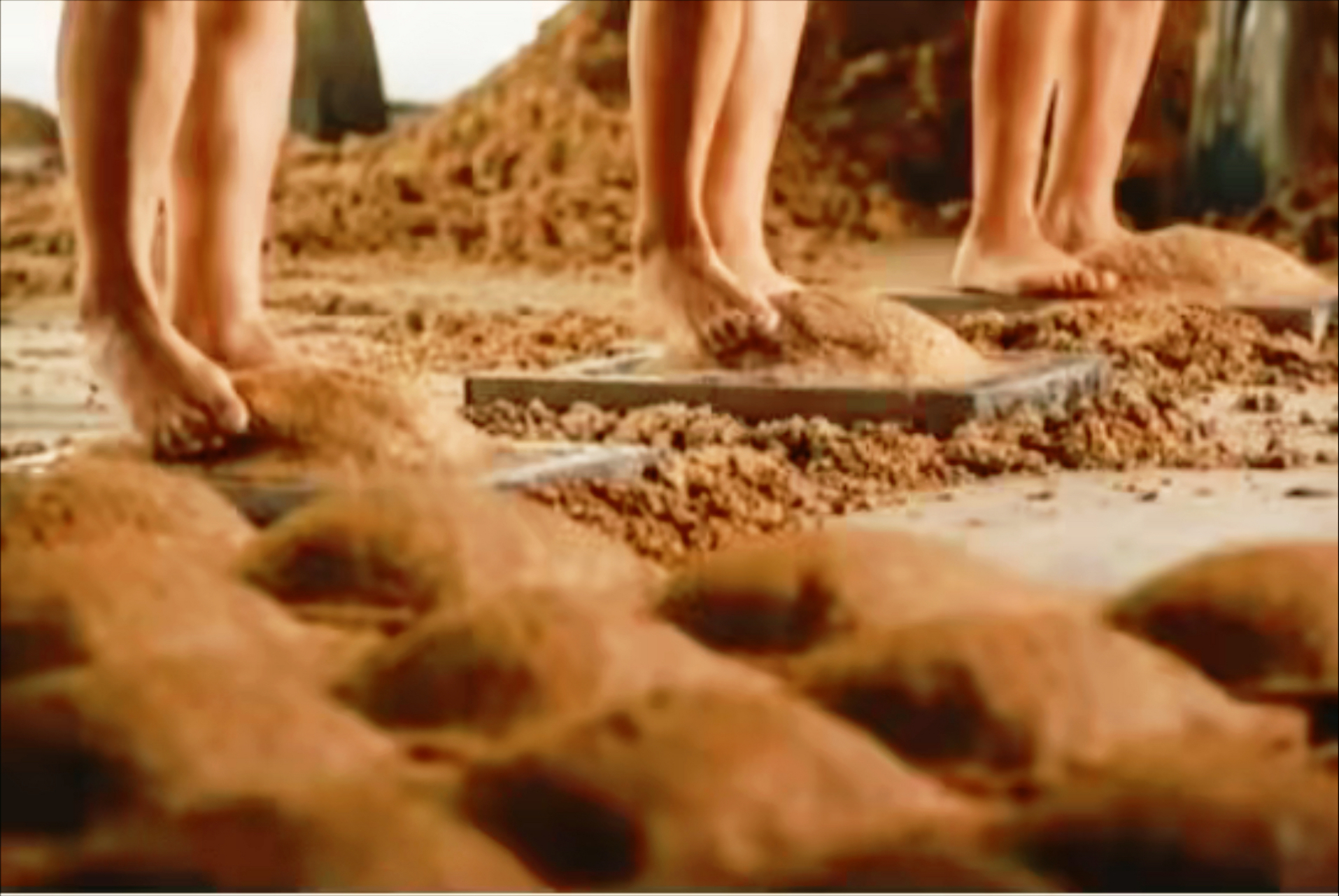 为啥非要光着脚踩酒曲,不能穿着鞋踩吗?有没有专业人士给解释一下!