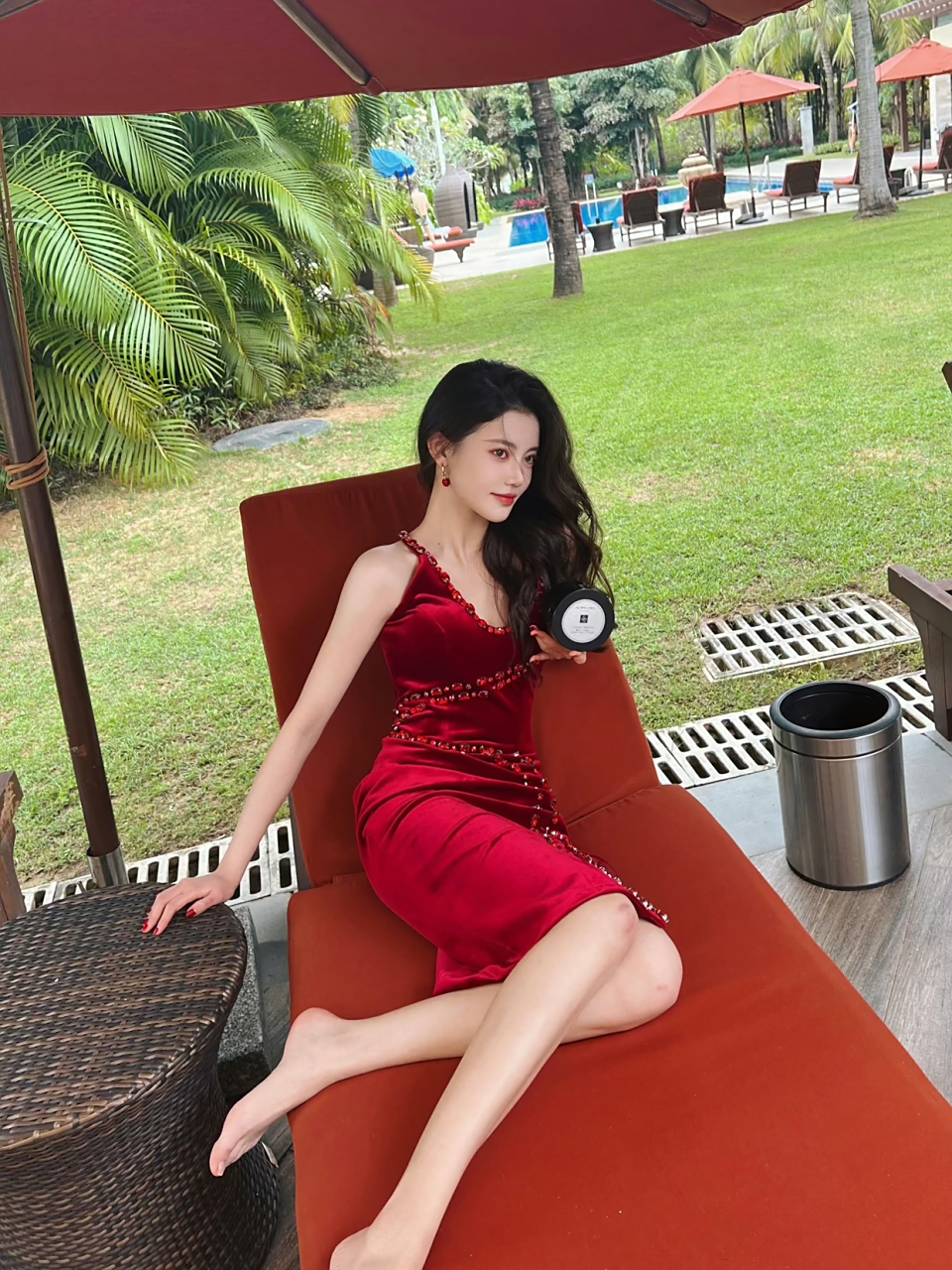 没想到"小狐狸"孙珍妮也是腿精少女啊,就是图1膝盖上的伤太明显了!