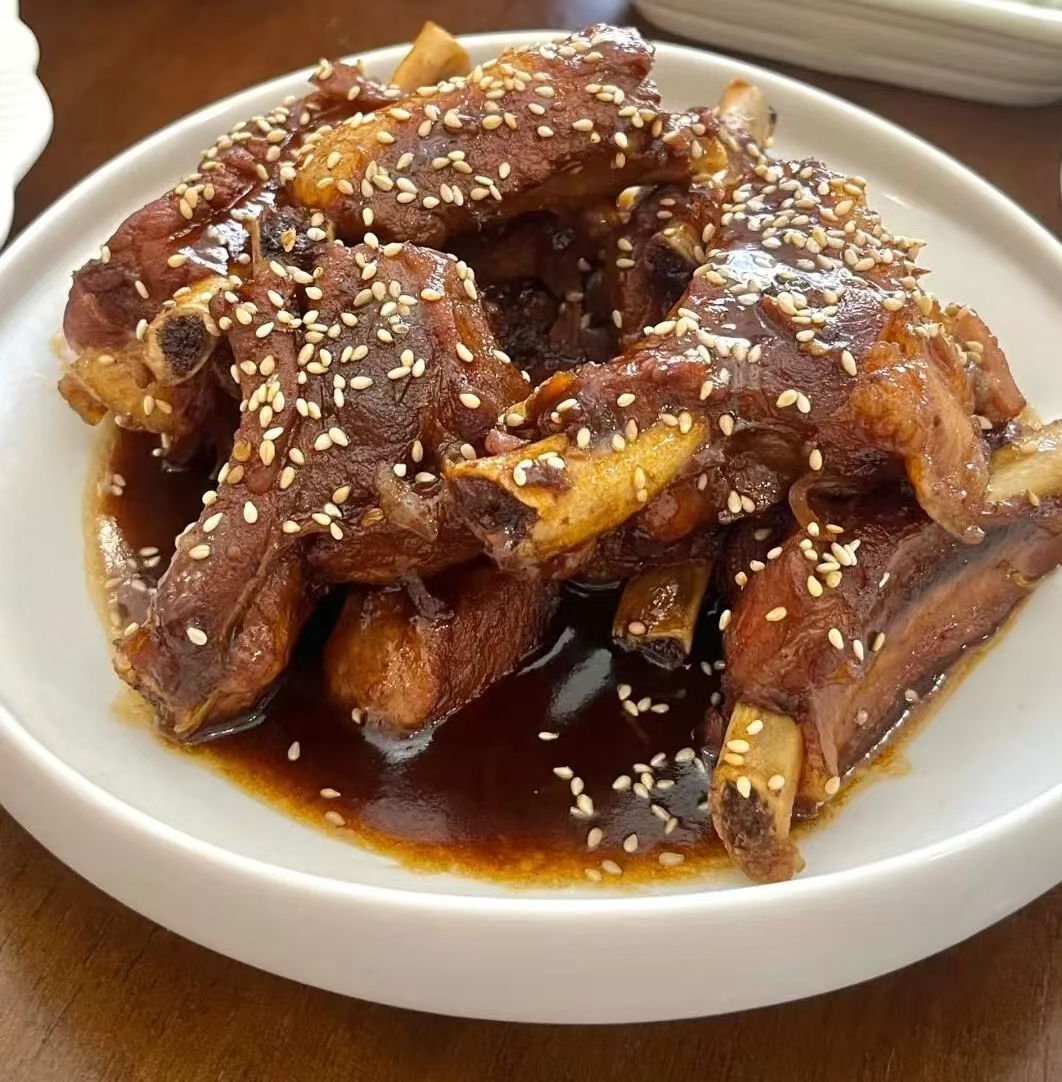 荤素相间,色香味俱全,让爱与美食同行,共度一个难忘的夜晚