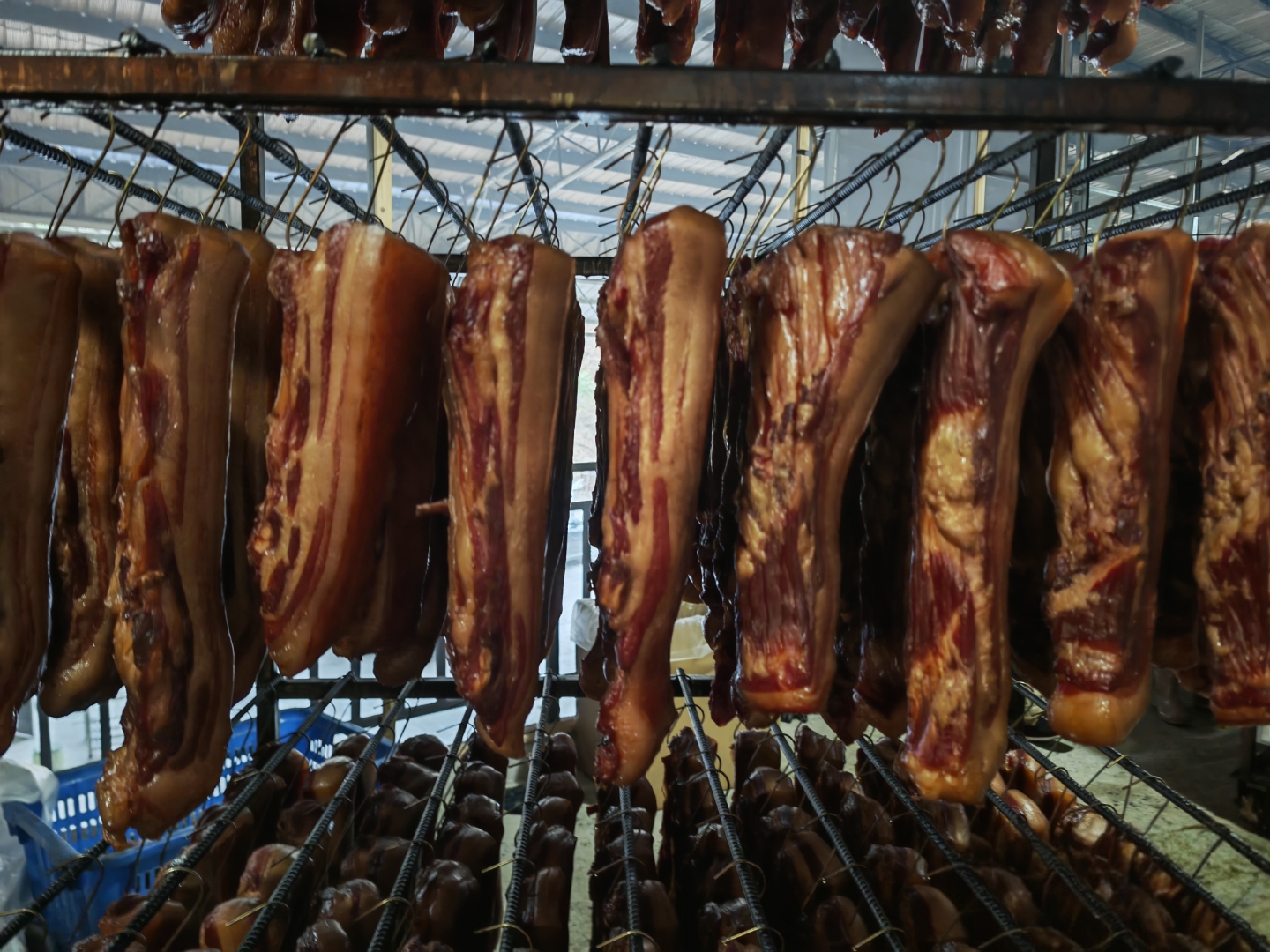 安化用一块腊肉证明:地标产业=原产地信仰×数字赋能×文化破圈