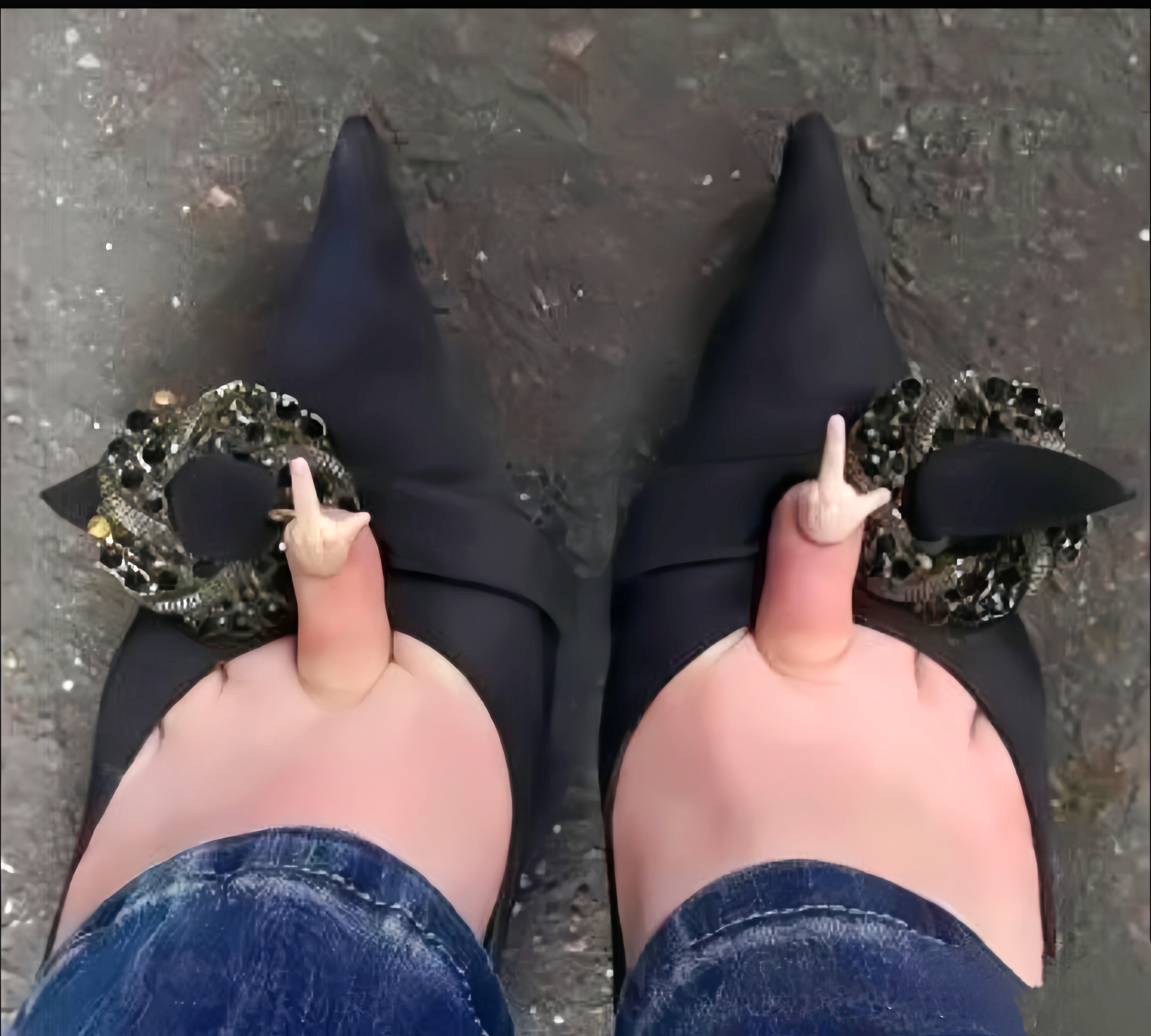 这样穿鞋真的好吗?脚趾头不难受吗?