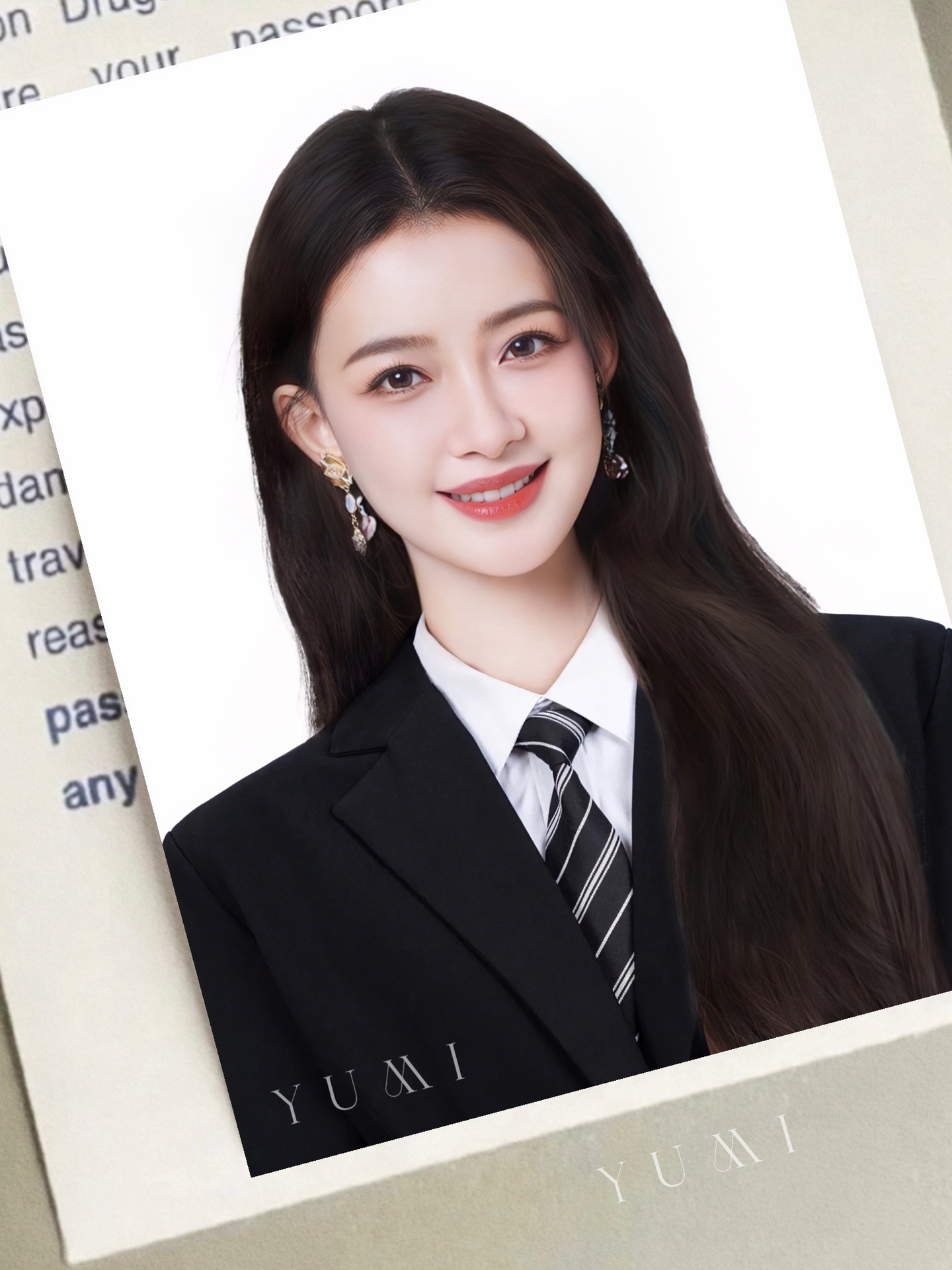 看一些女明星的证件照,在杨幂和angelababy面前,刘亦菲和赵丽颖显得