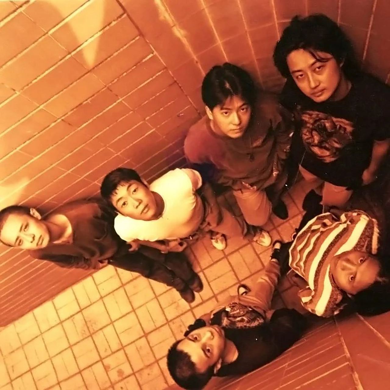 摇滚传奇现场# 指南针乐队           指南针乐队目前的阵容包括