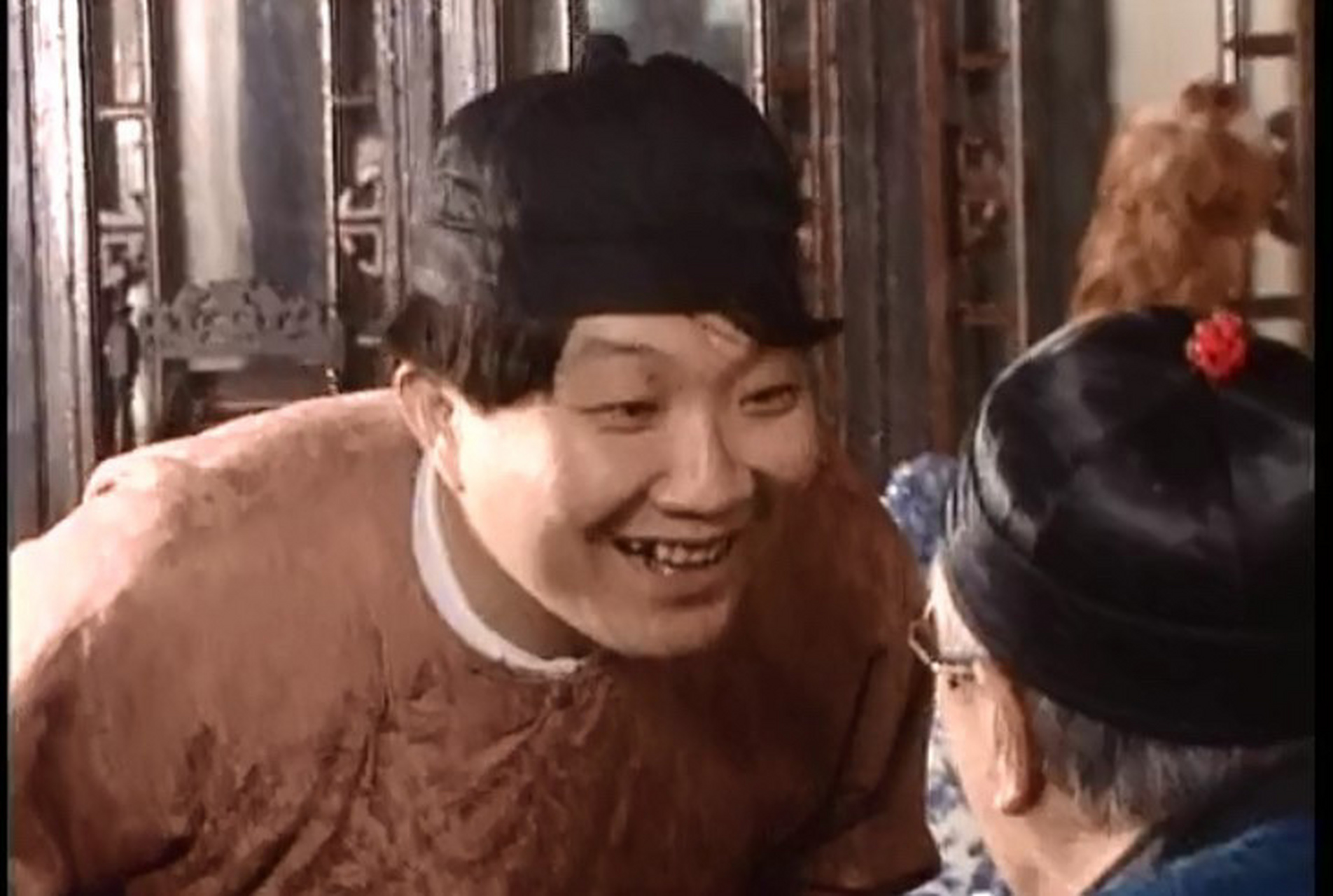 今天看我视频的网友说我长得像#铁齿铜牙纪晓岚# 里面的贾三彪子和像