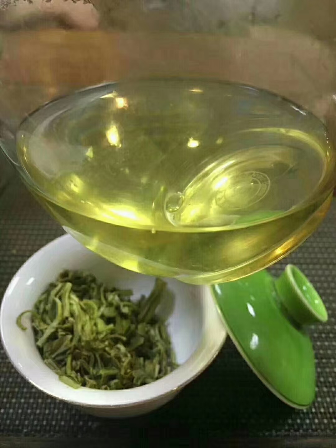 随手拍春天# 古树石花茶,是一款顶级绿茶,当地居民又称之为[石壁茶]