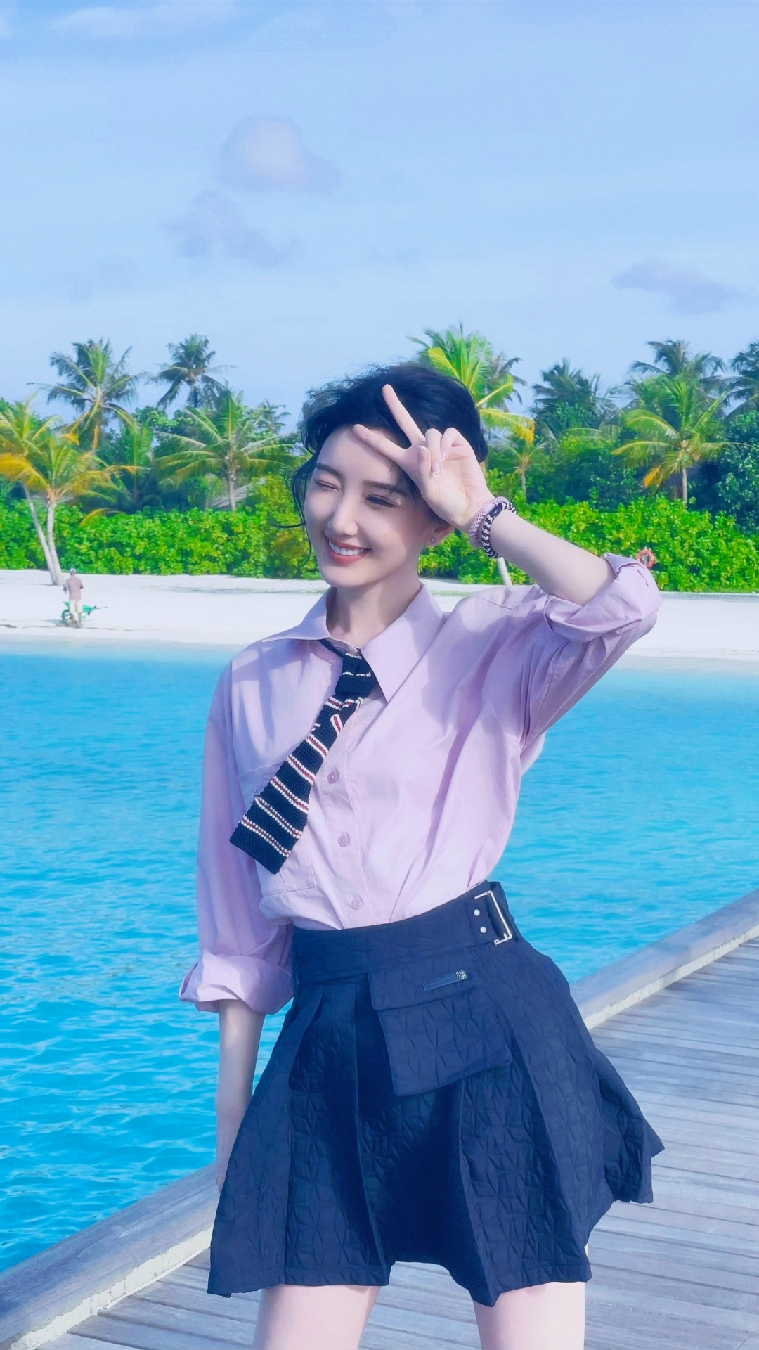 毛晓彤 毛晓彤校园风,清新甜美,笑容灿烂如夏花#毛晓彤