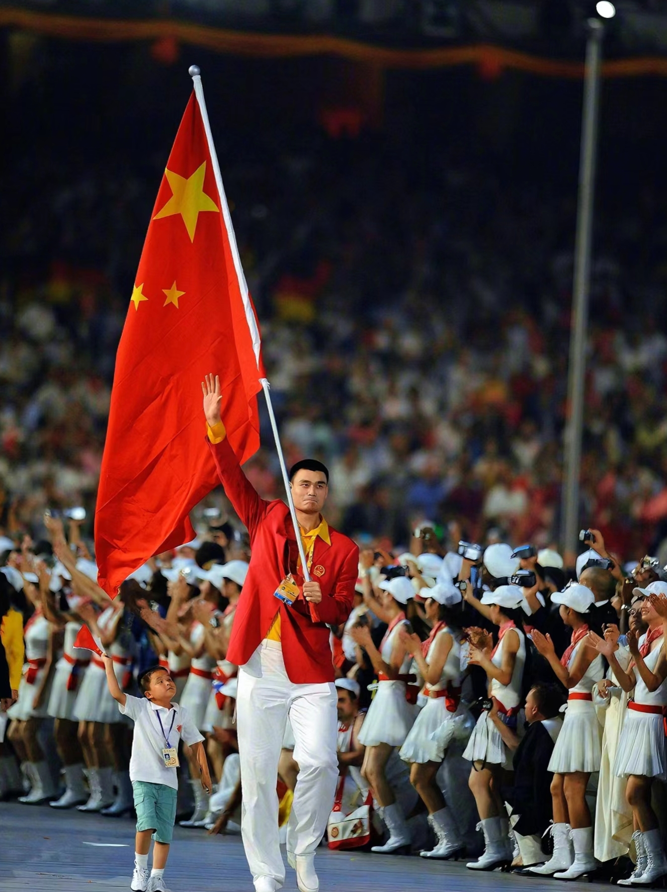 曾几何时,2008年北京奥运会斥资4000亿,2022年冬奥会豪掷2800亿,更