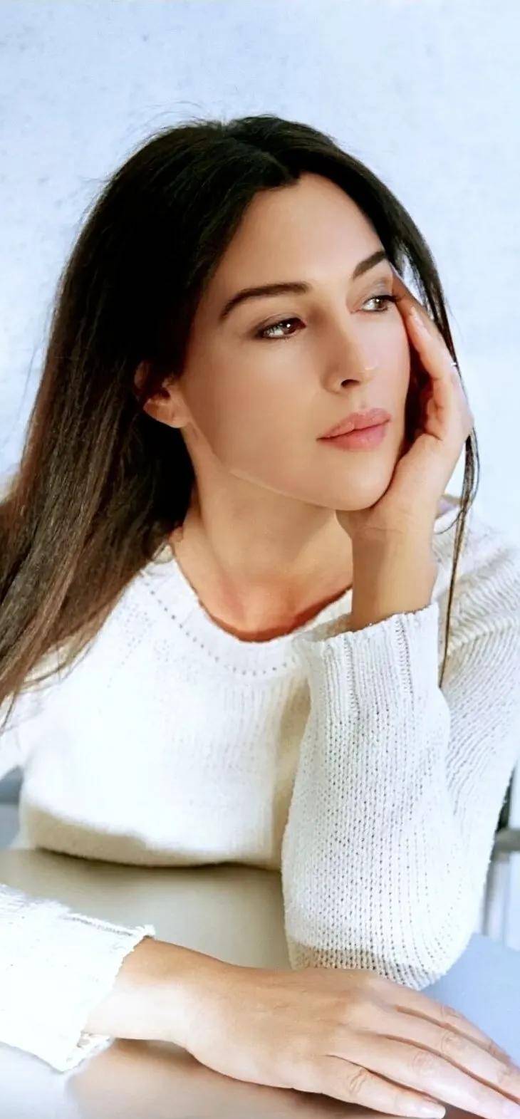 《西西里的美丽传说》女主莫妮卡贝鲁奇高清美图分享