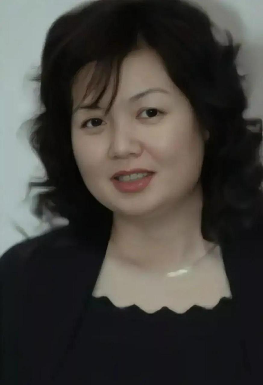 王琪,原名刘庆,朱令事件后改名刘庆;金亚,原名周欣,朱令出事后改名金