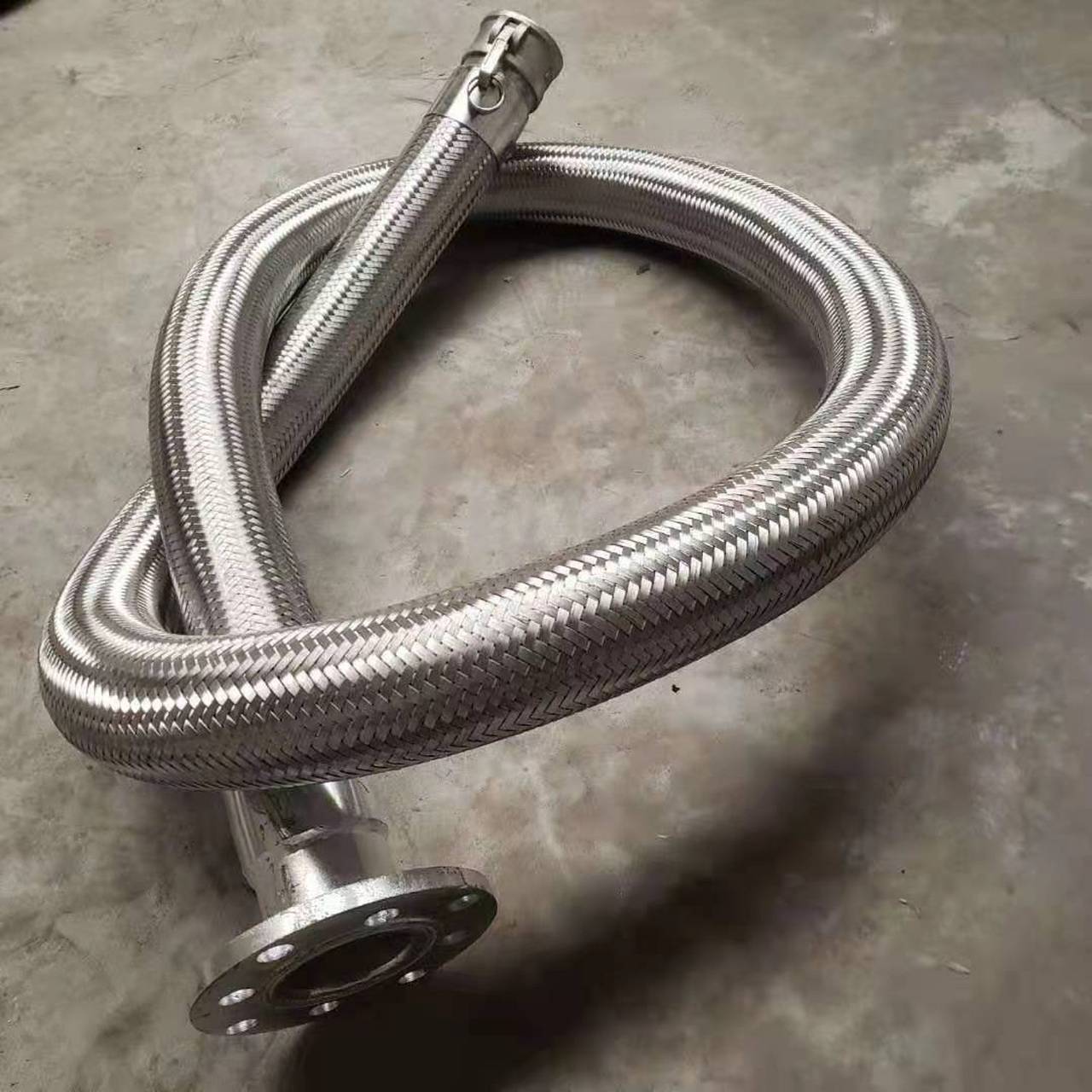 散装水泥罐车配件-打气泵充气管,耐高温软管有一头法兰一头快接母头