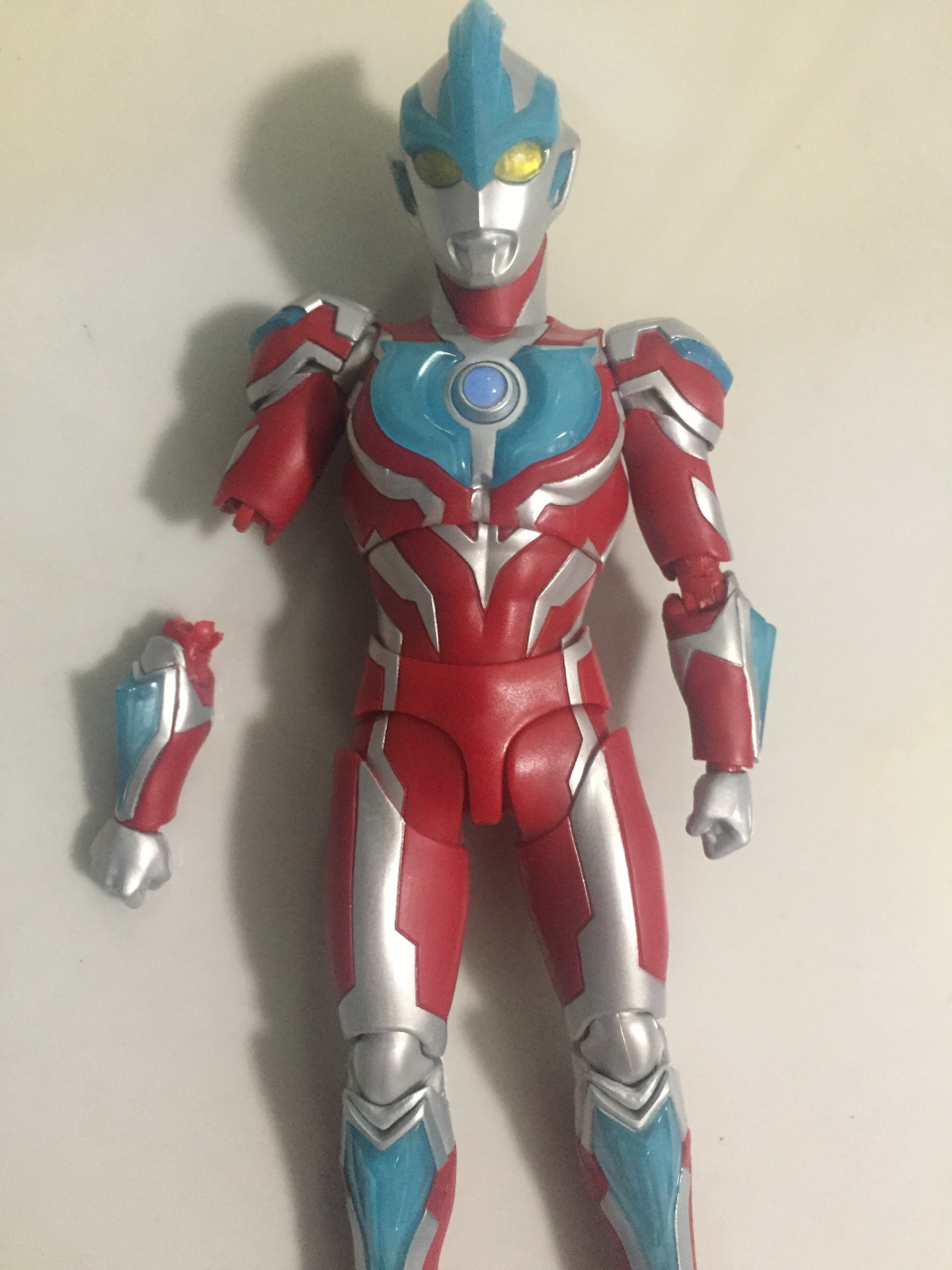 尊敬的大佬们,我的银河奥特曼shf的胳膊断了怎么办?急!
