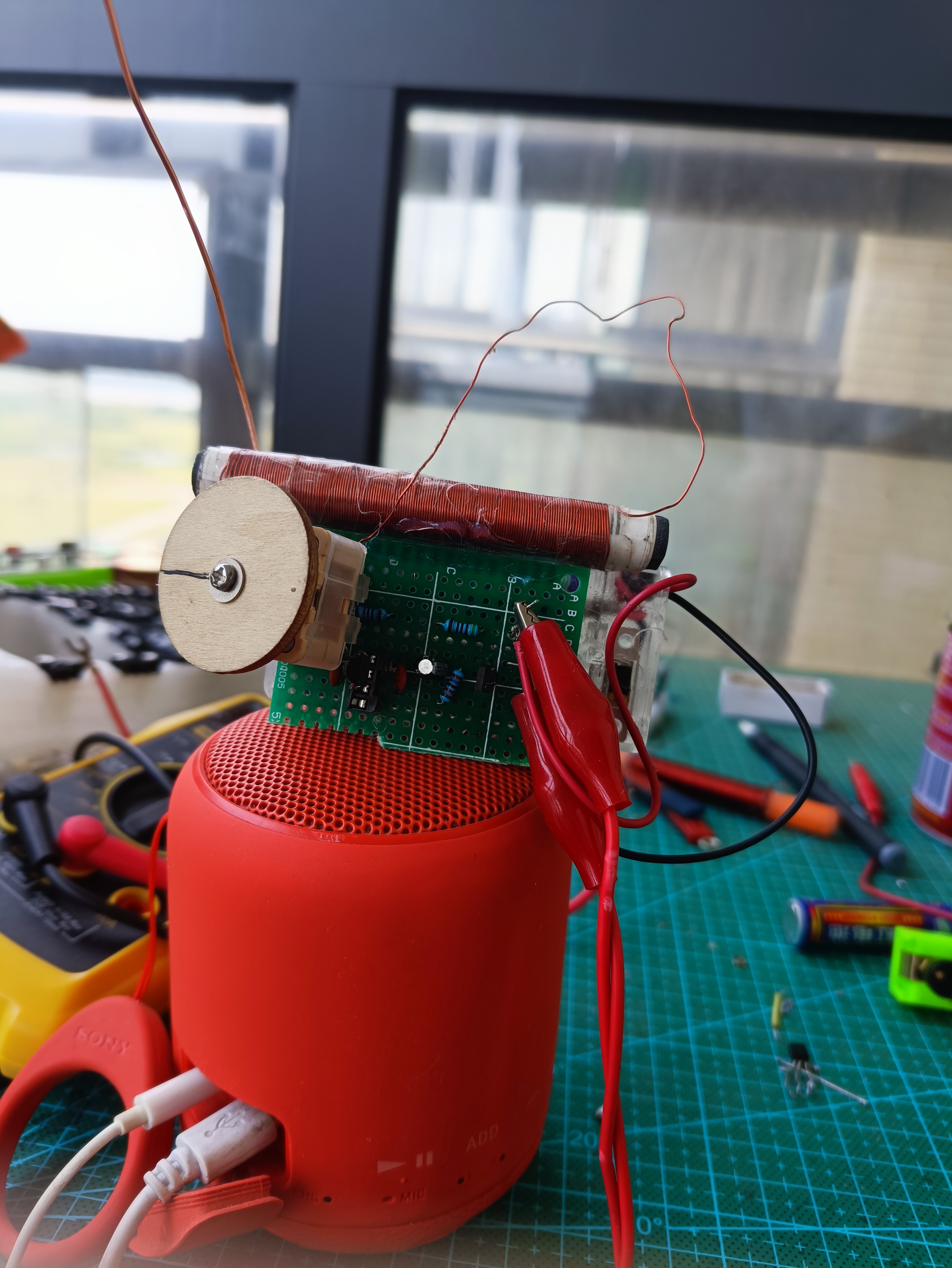 新做的ta7642直放式收音机.