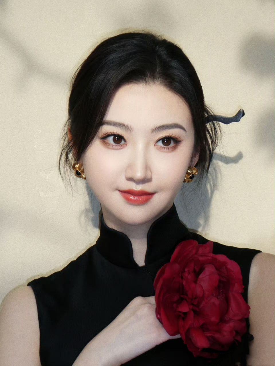 景甜穿旗袍拍撕拉片:当"人间富贵花"用胶片定格东方美学