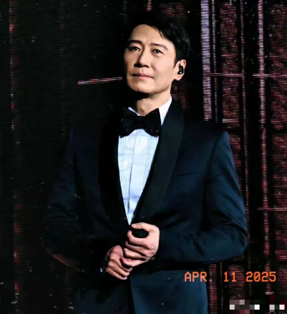 香港知名男歌手兼演员黎明,近期在接受采访时称:他如今居住的房子条件