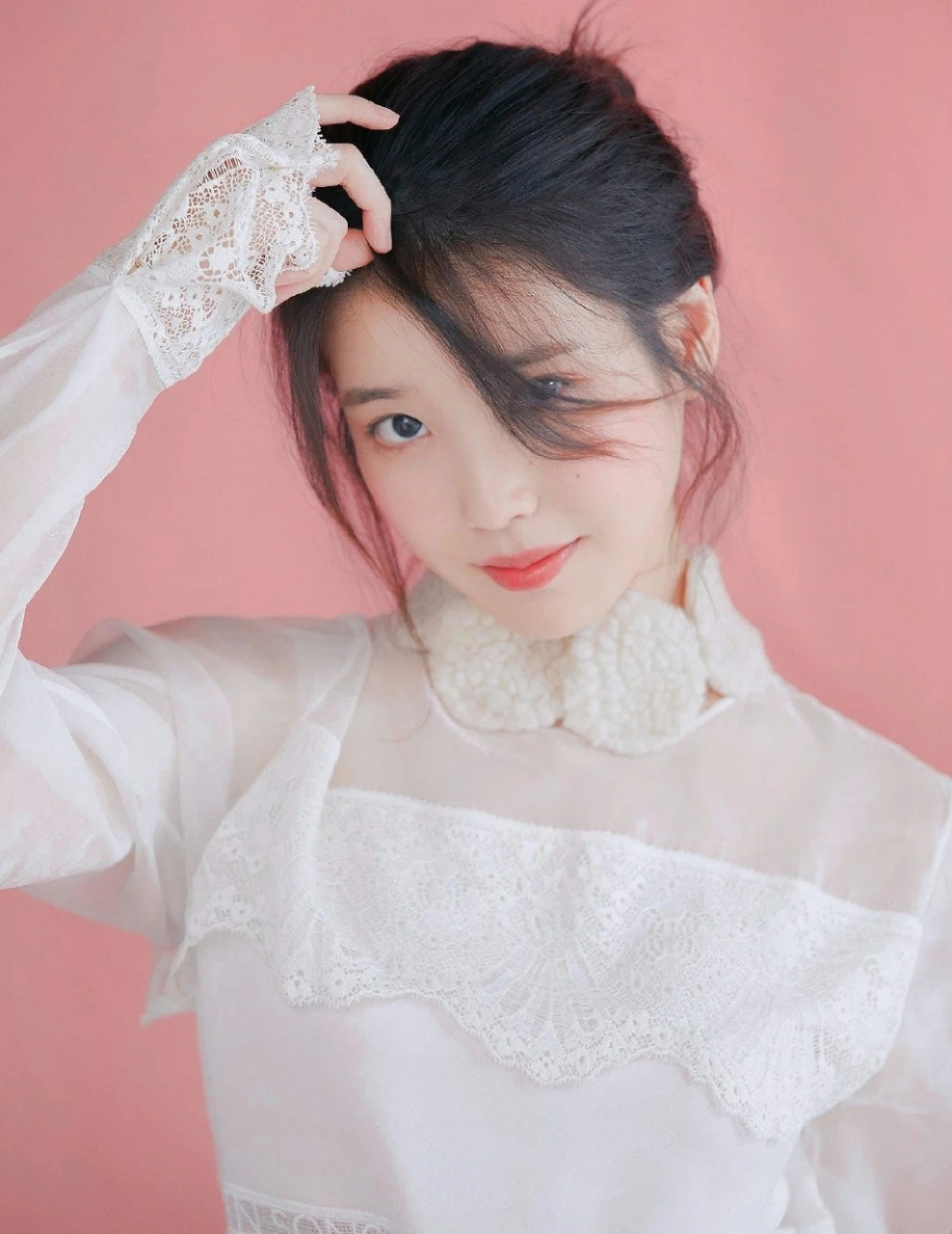 iu 李知恩,绝美气质一览无遗