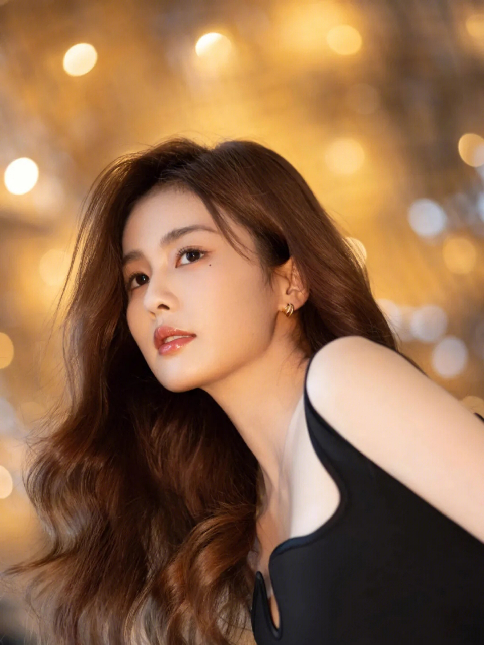 白鹿:长秀发波浪卷品牌代言商务拍摄