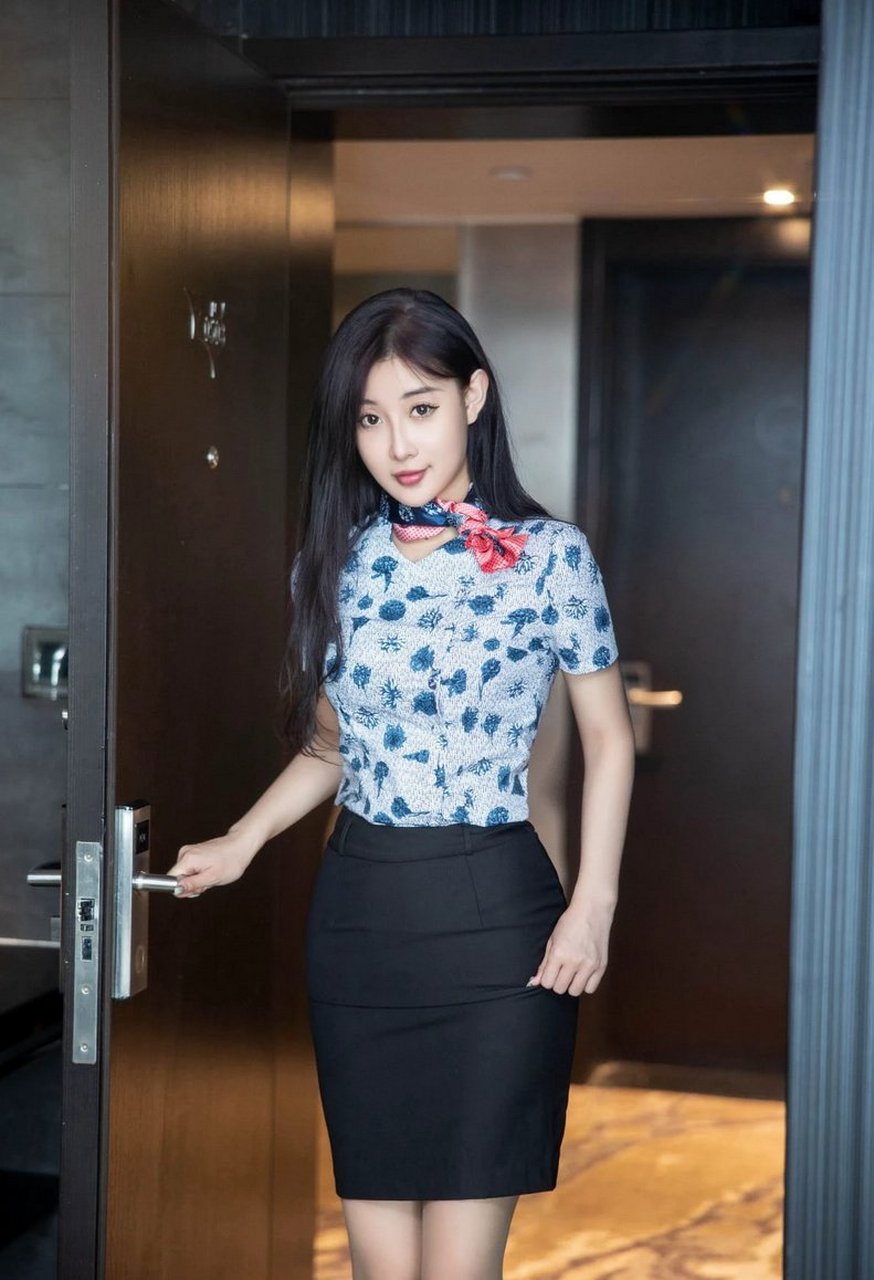 性感空姐制服,搭配性感魅惑黑丝,长相清纯甜美身姿苗条动人的美女