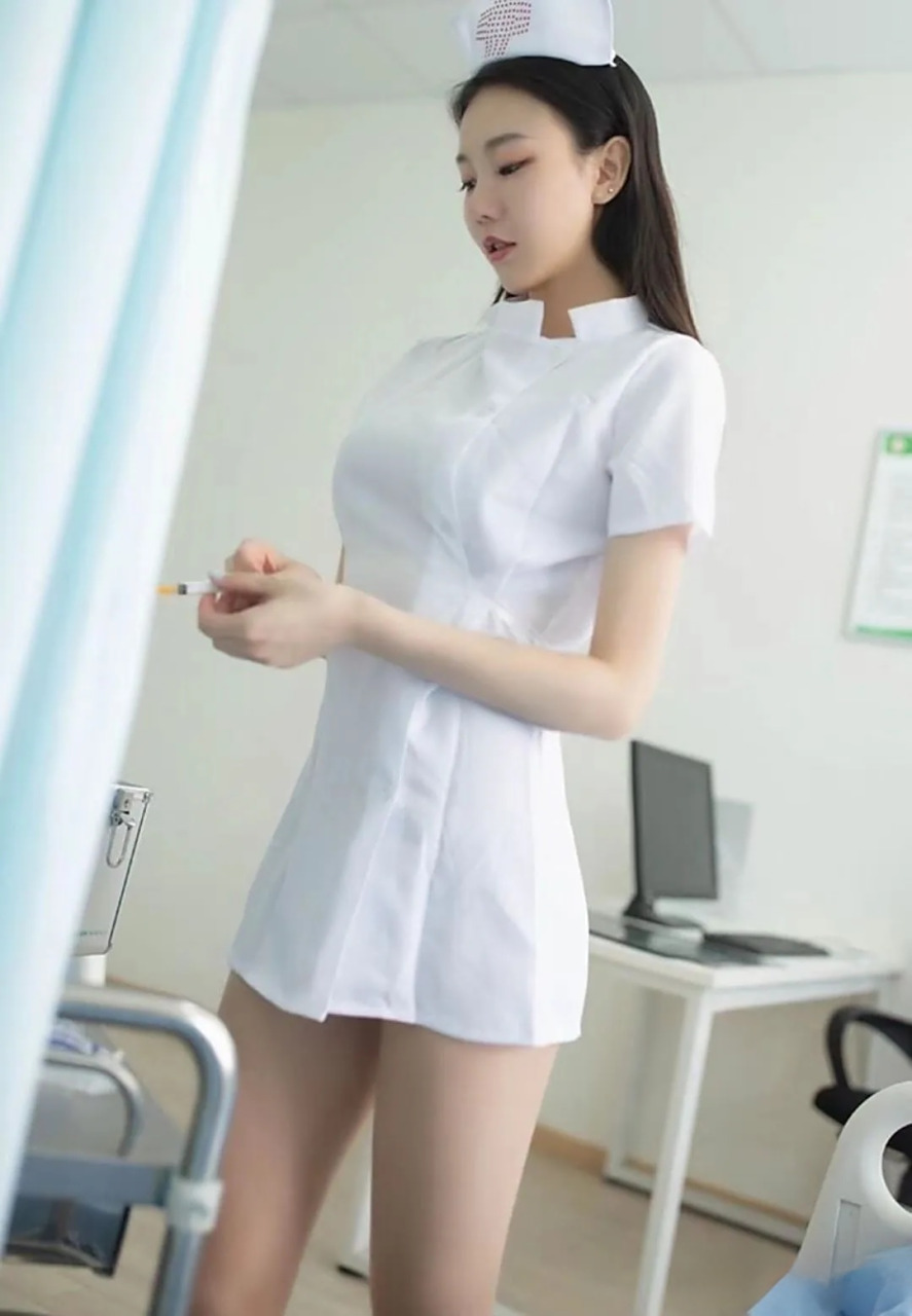 安然:护士小姐姐,啊呜~ 我咬你哦