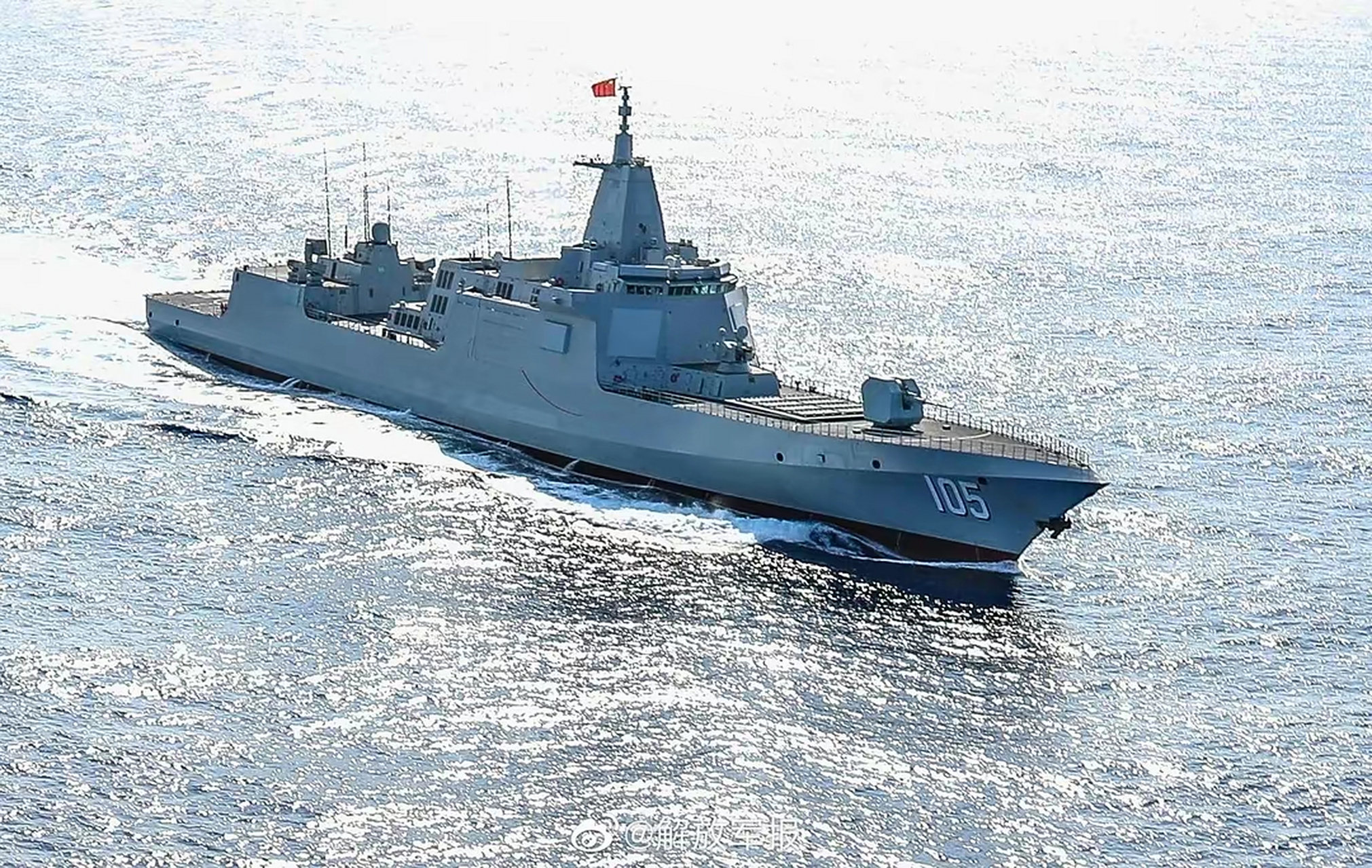 052dl型驱逐舰云集码头,海军阔得很.