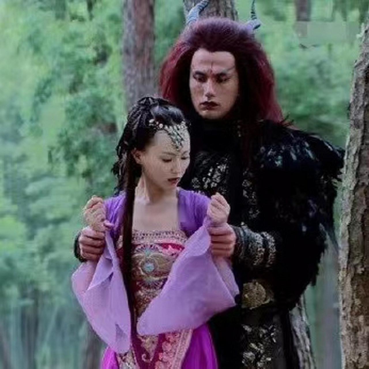 紫萱和重楼这身高差,有"美女与野兽"的感觉.