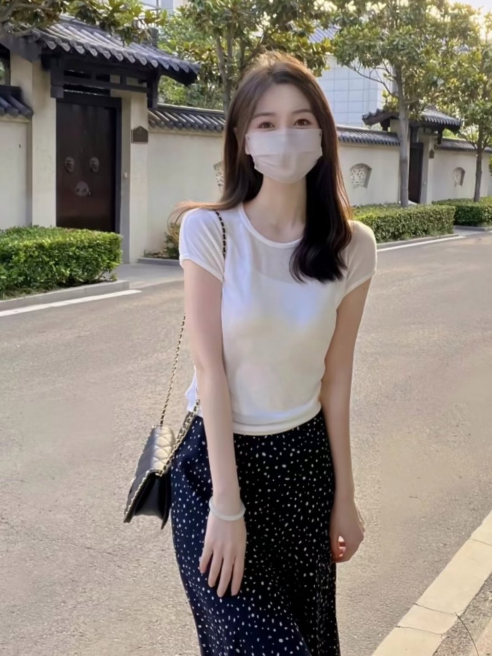 正面,侧面,后面都如此完美的倩影,你见过吗? #美女# #我要上热门