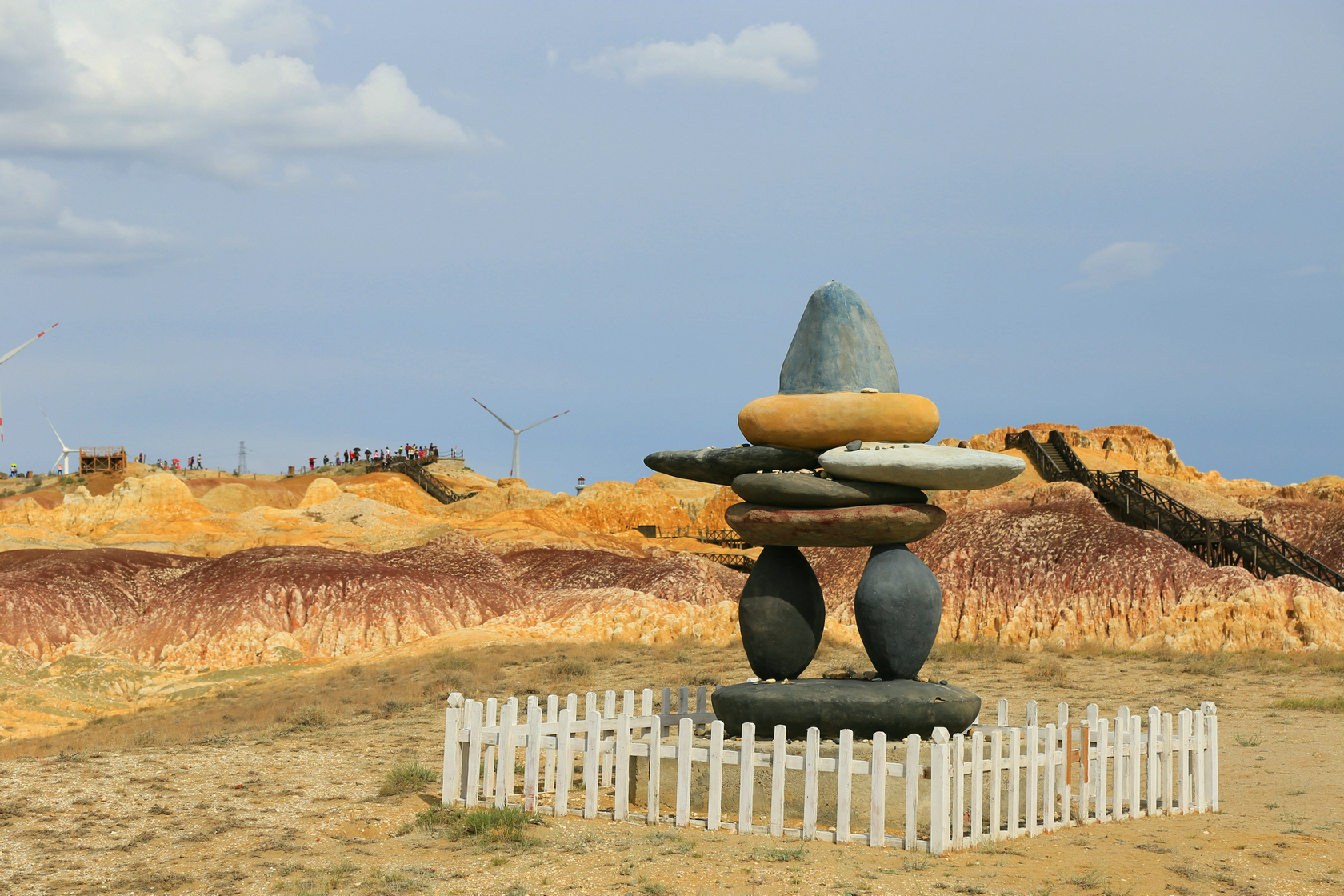 走进新疆阿勒泰,五彩滩的三大看点和两大注意事项.