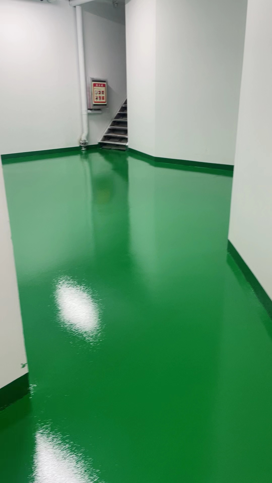 环氧地坪：在工业领域中的亮丽底座