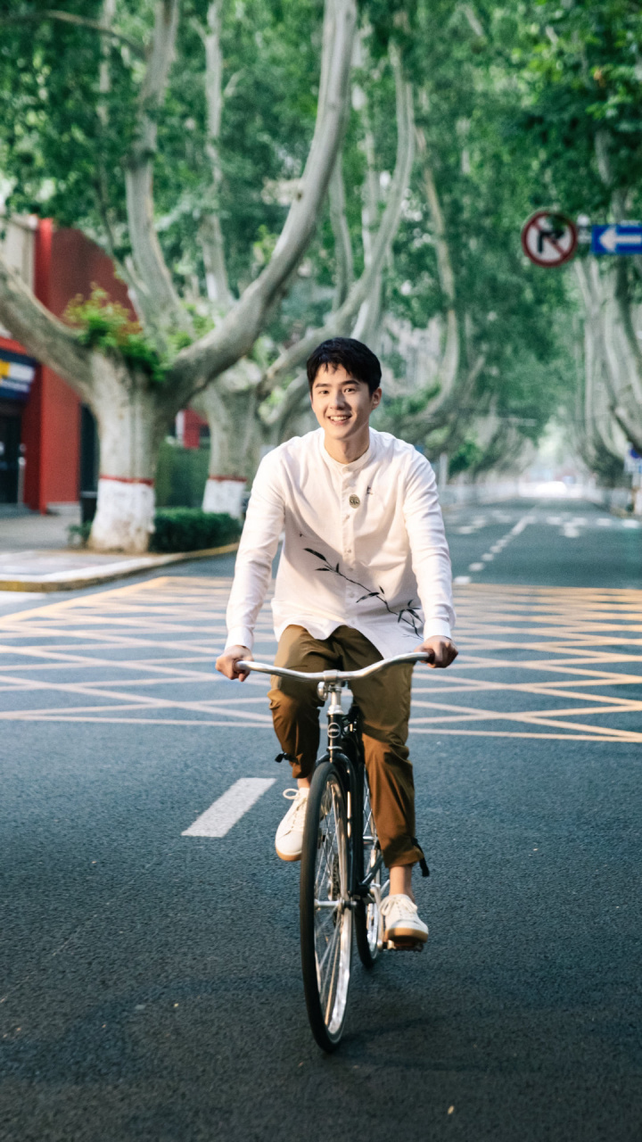 我们会挑选有意思的问题帮你提问哦~赶紧来提问吧!#刘昊然