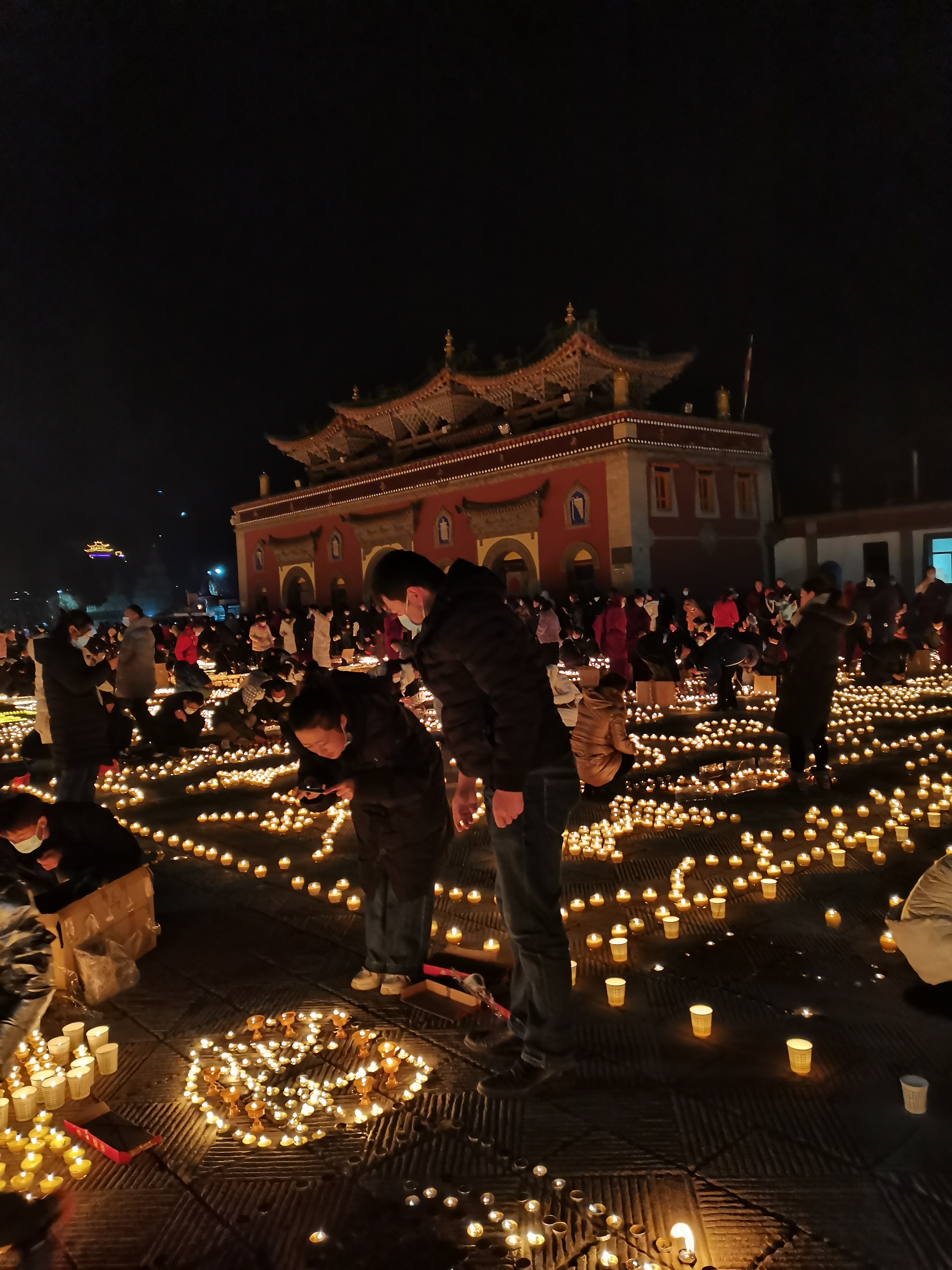 塔尔寺灯节图片